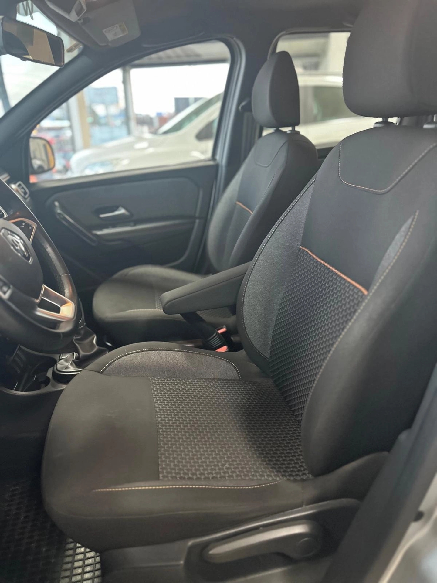 Renault Oroch Intens 1.3 TCe CVT 2WD - SOLYCAR