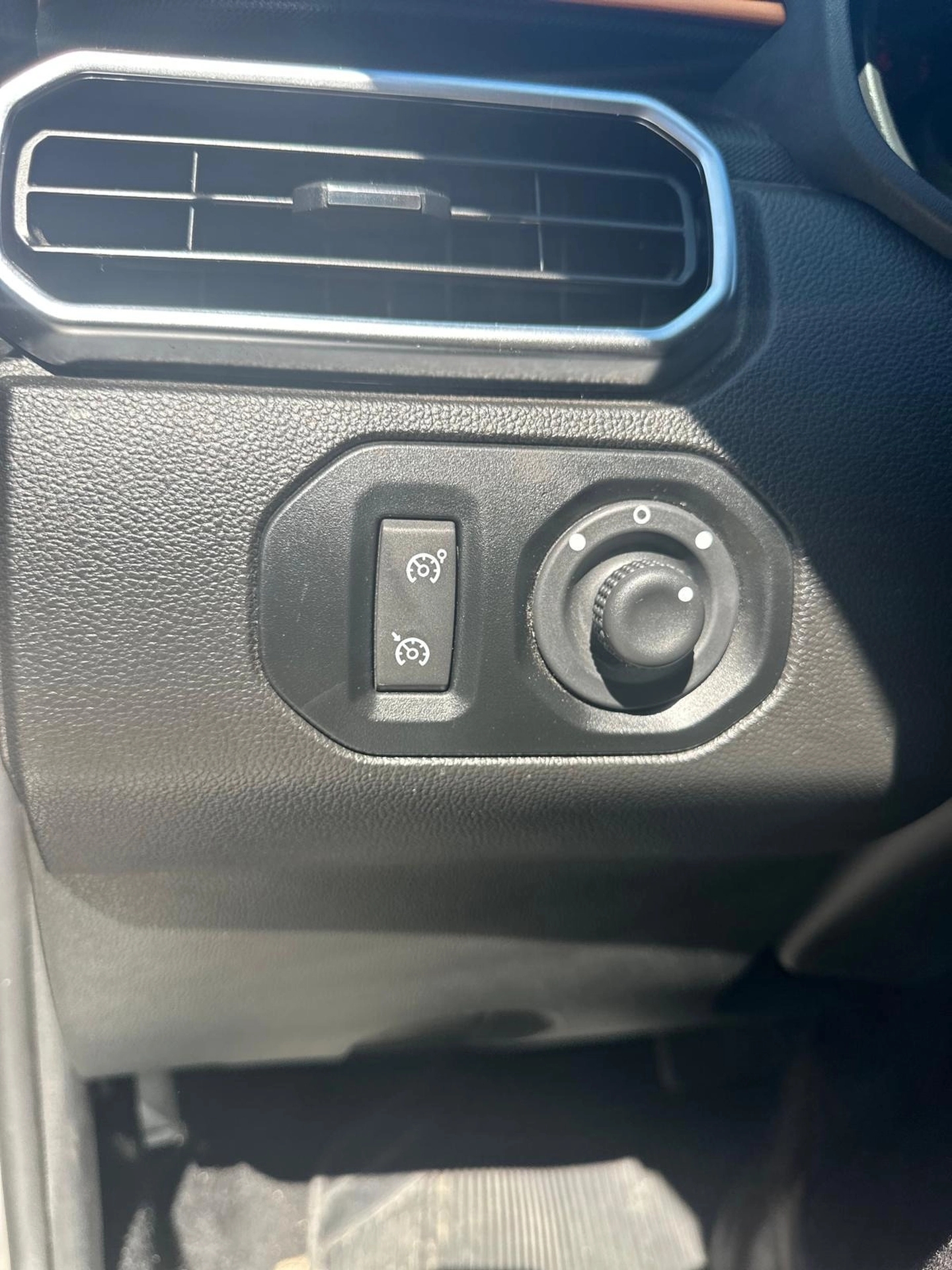 Renault Oroch Intens 1.3 TCe CVT 2WD - SOLYCAR