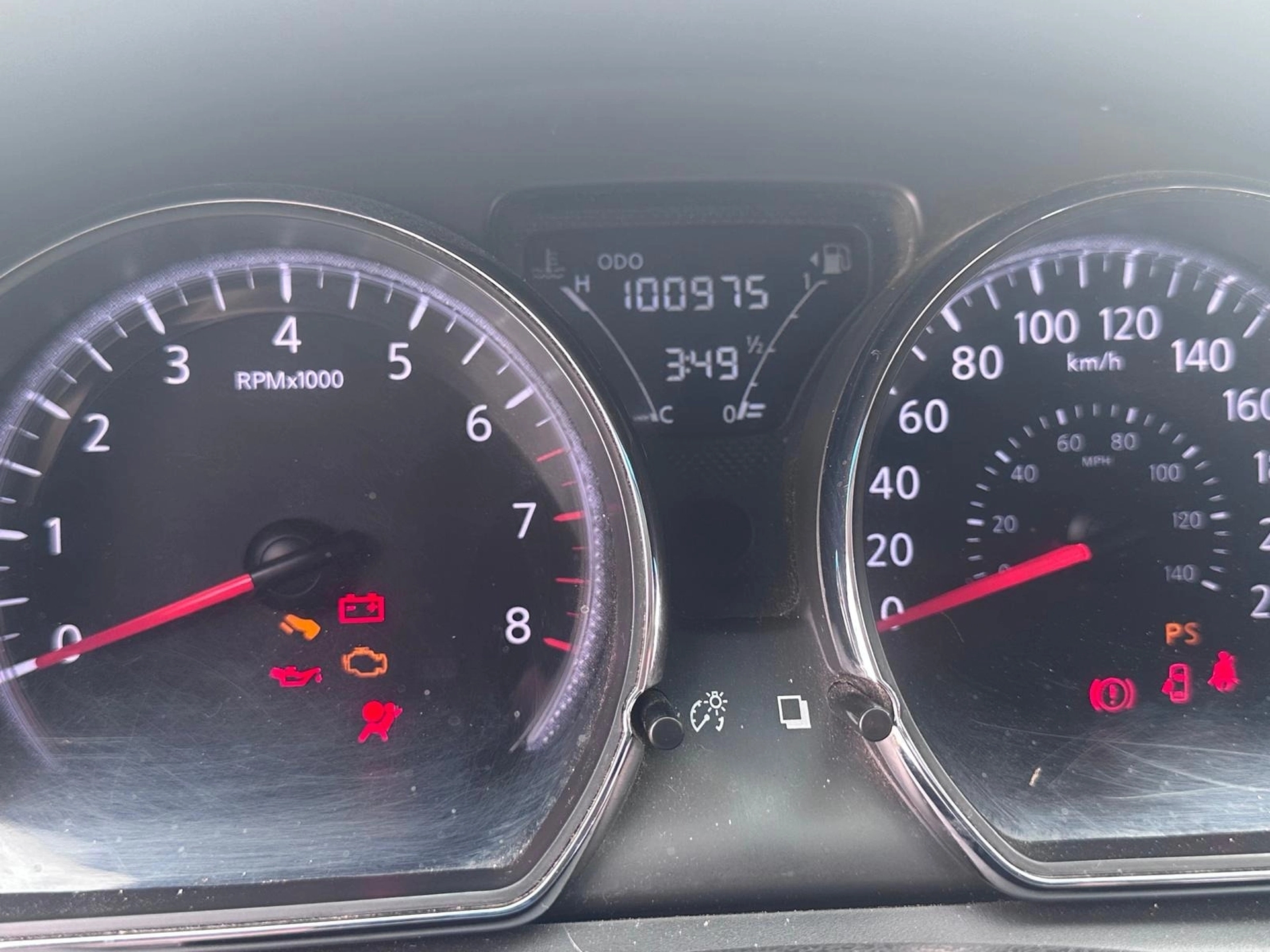 Nissan Versa Advance 1.6 M/T