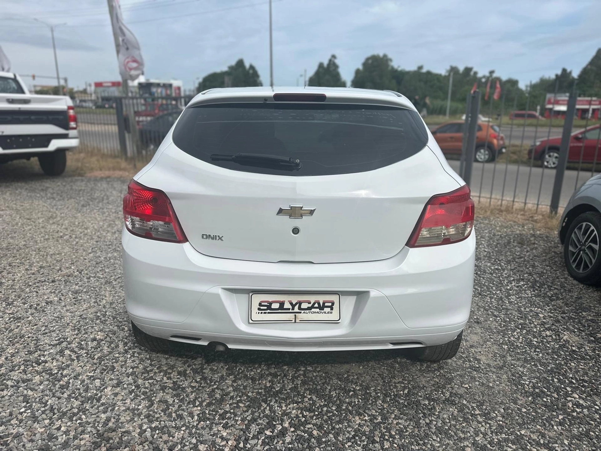 Chevrolet Onix Joy 1.0