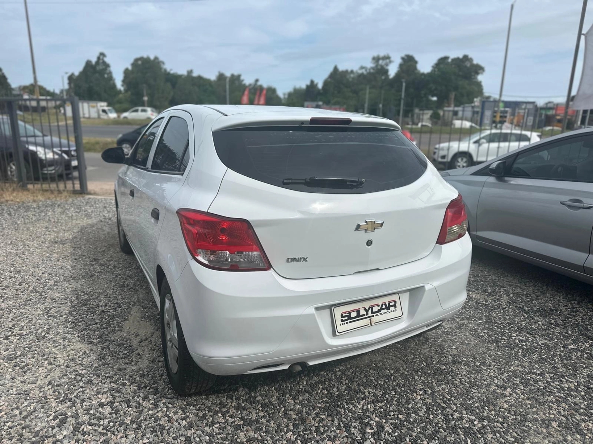 Chevrolet Onix Joy 1.0