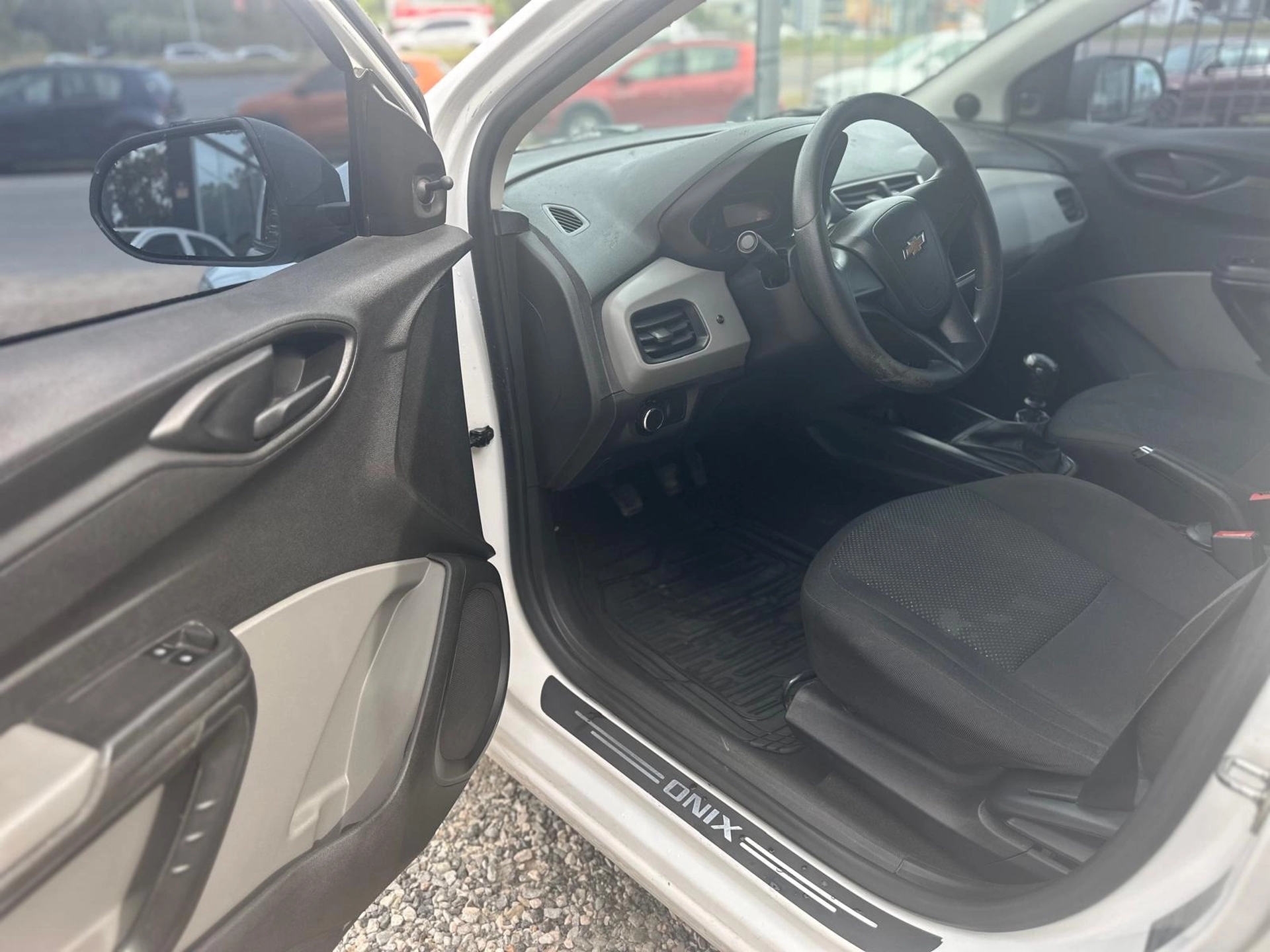 Chevrolet Onix Joy 1.0