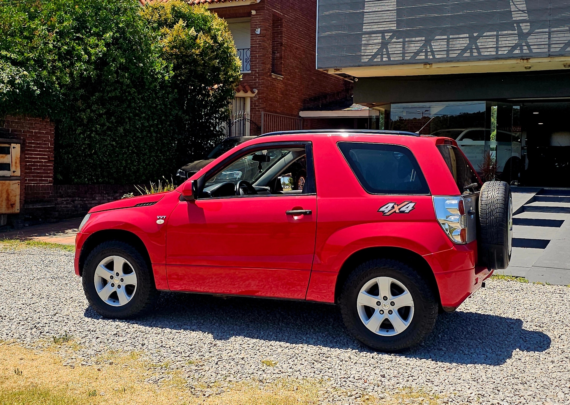 Suzuki Vitara 1.6 GLX M/T 2WD