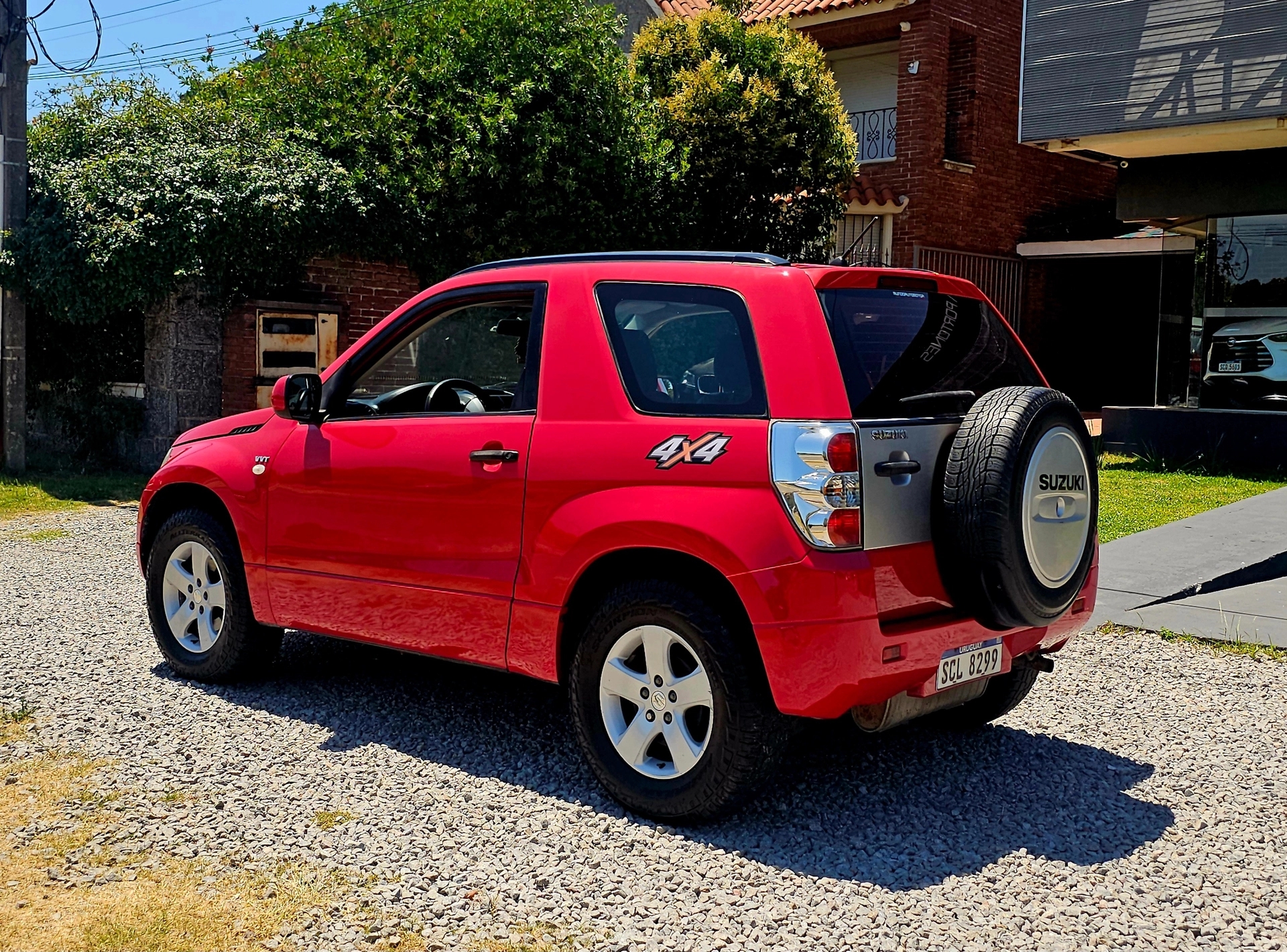 Suzuki Vitara 1.6 GLX M/T 2WD