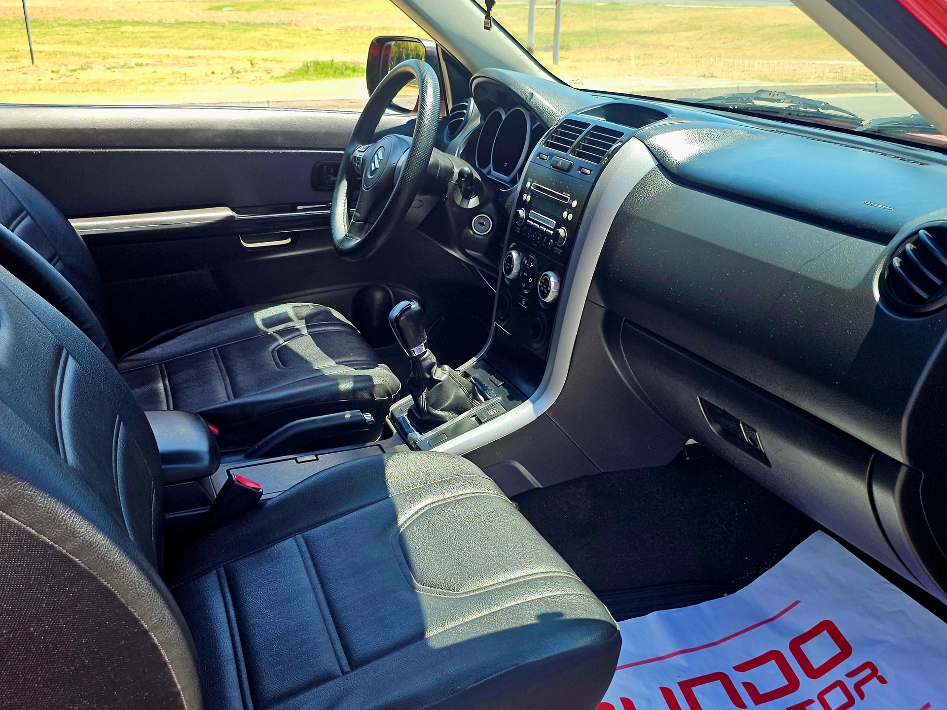 Suzuki Vitara 1.6 GLX M/T 2WD