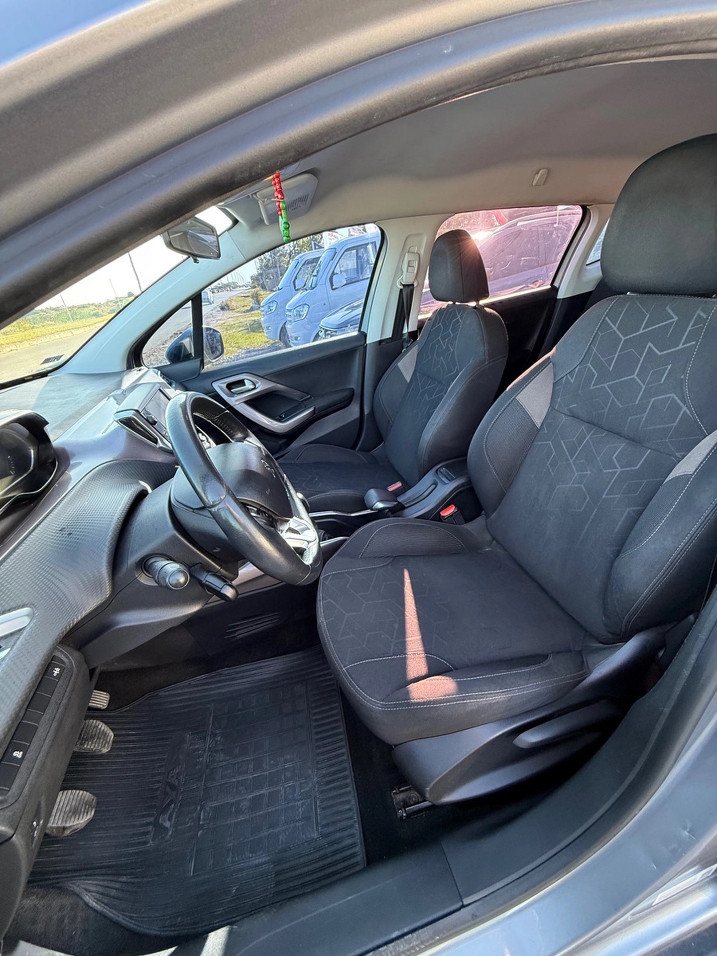 Peugeot 2008 1.2 Full Manual