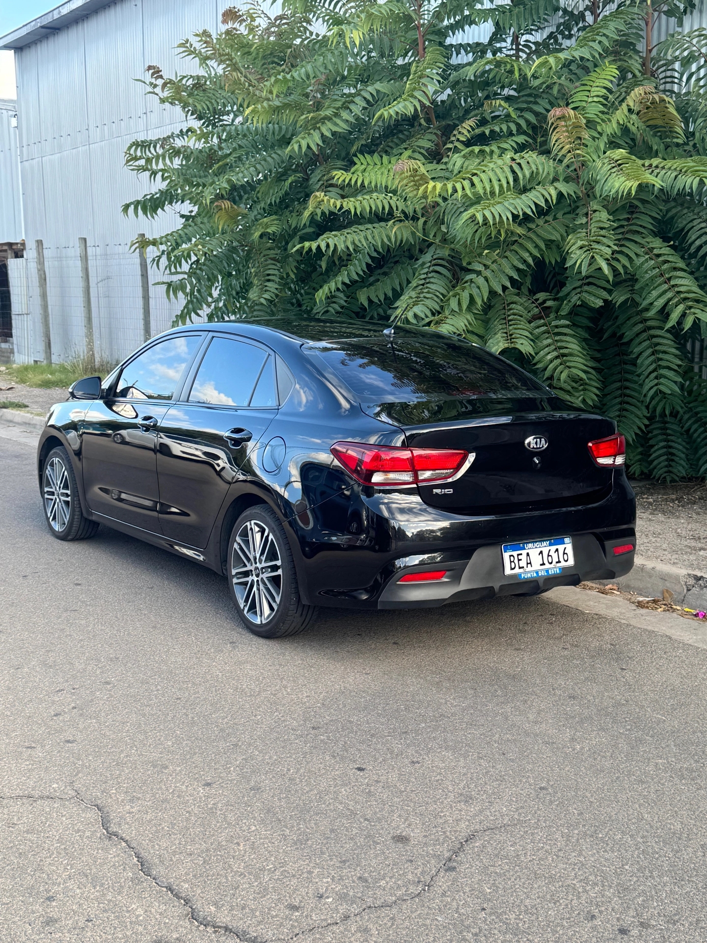 Kia Rio EX Plus Sedan A/T