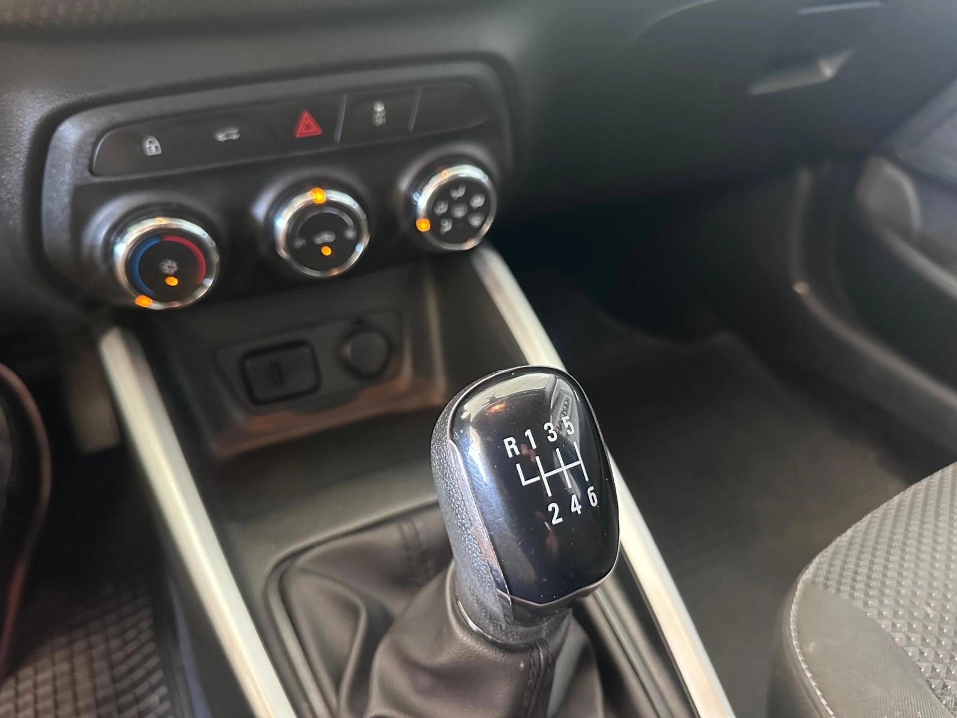 Chevrolet Onix LT Plus 1.0 - SOLYCAR