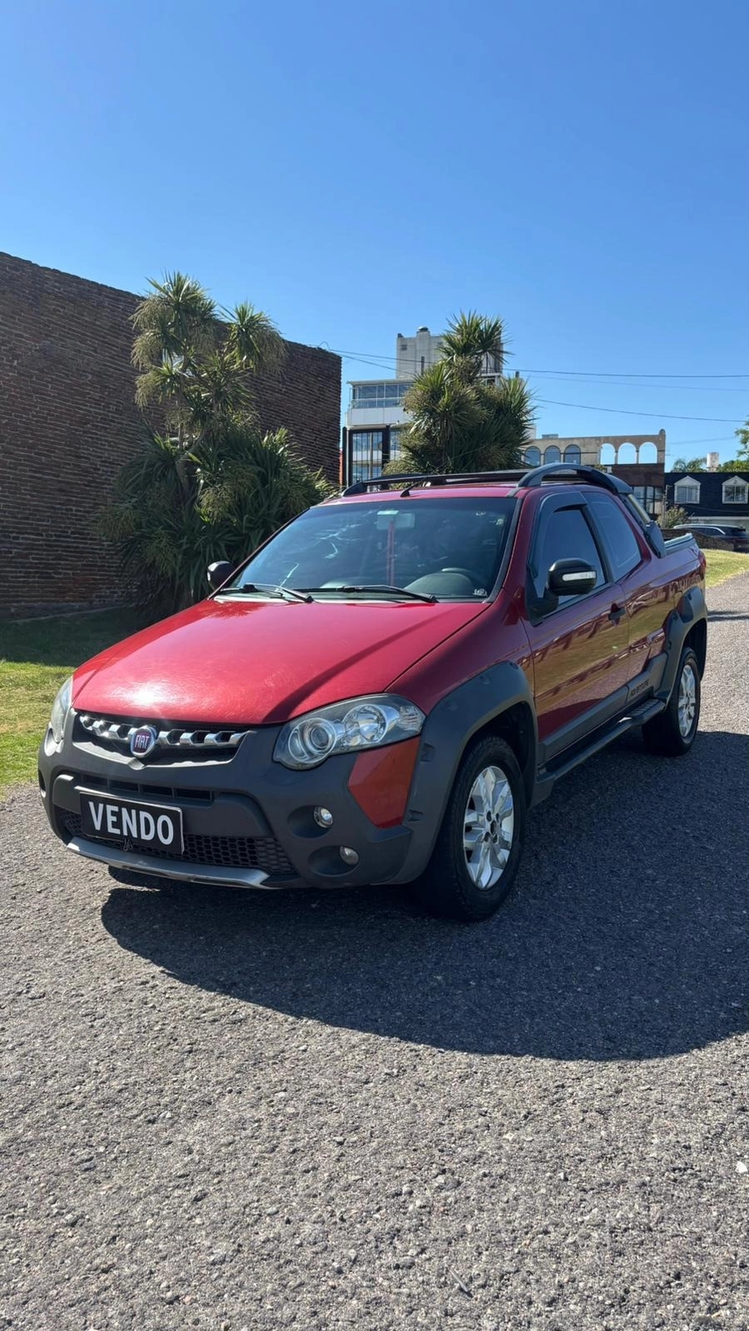 Fiat Strada Adventure cabina doble tres puertas 1.6