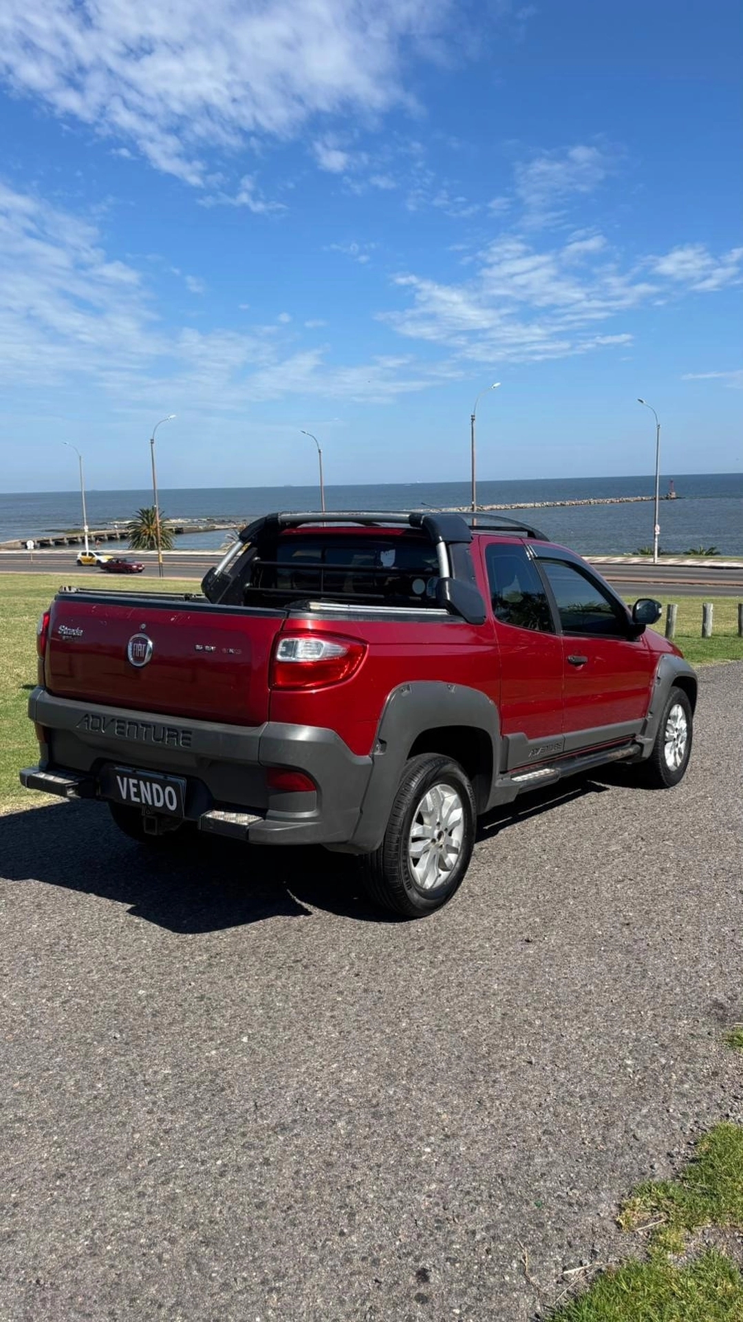Fiat Strada Adventure cabina doble tres puertas 1.6