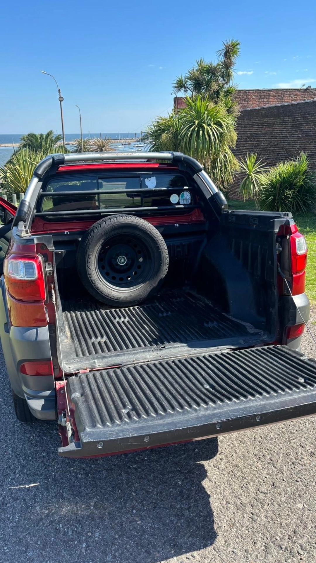 Fiat Strada Adventure cabina doble tres puertas 1.6