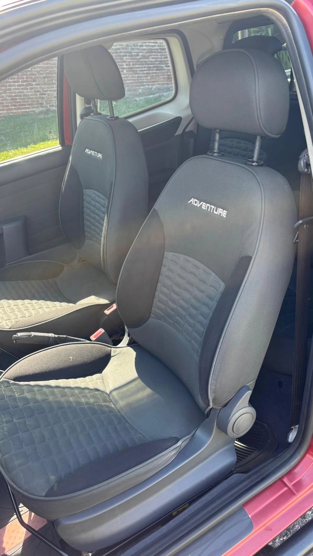 Fiat Strada Adventure cabina doble tres puertas 1.6