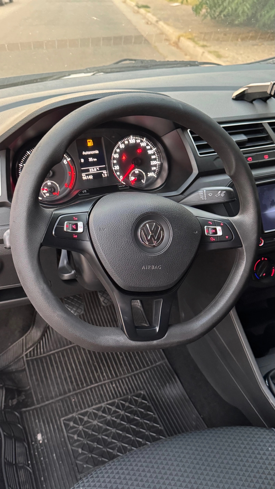 Volkswagen Gol Sedán 1.6 Comfortline