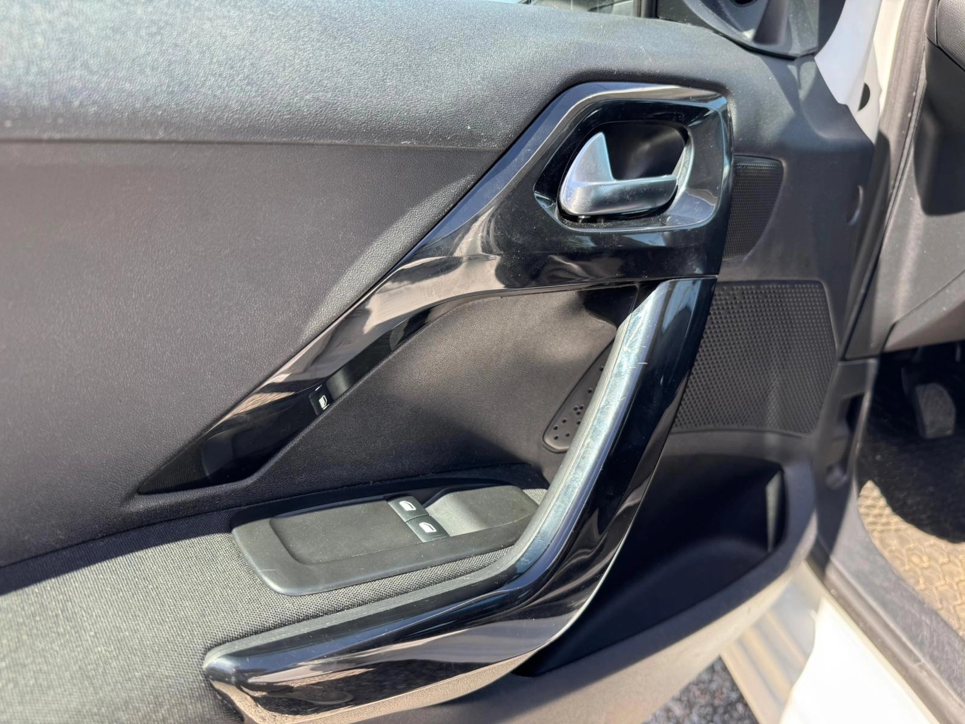 Peugeot New 208 1.0 Access