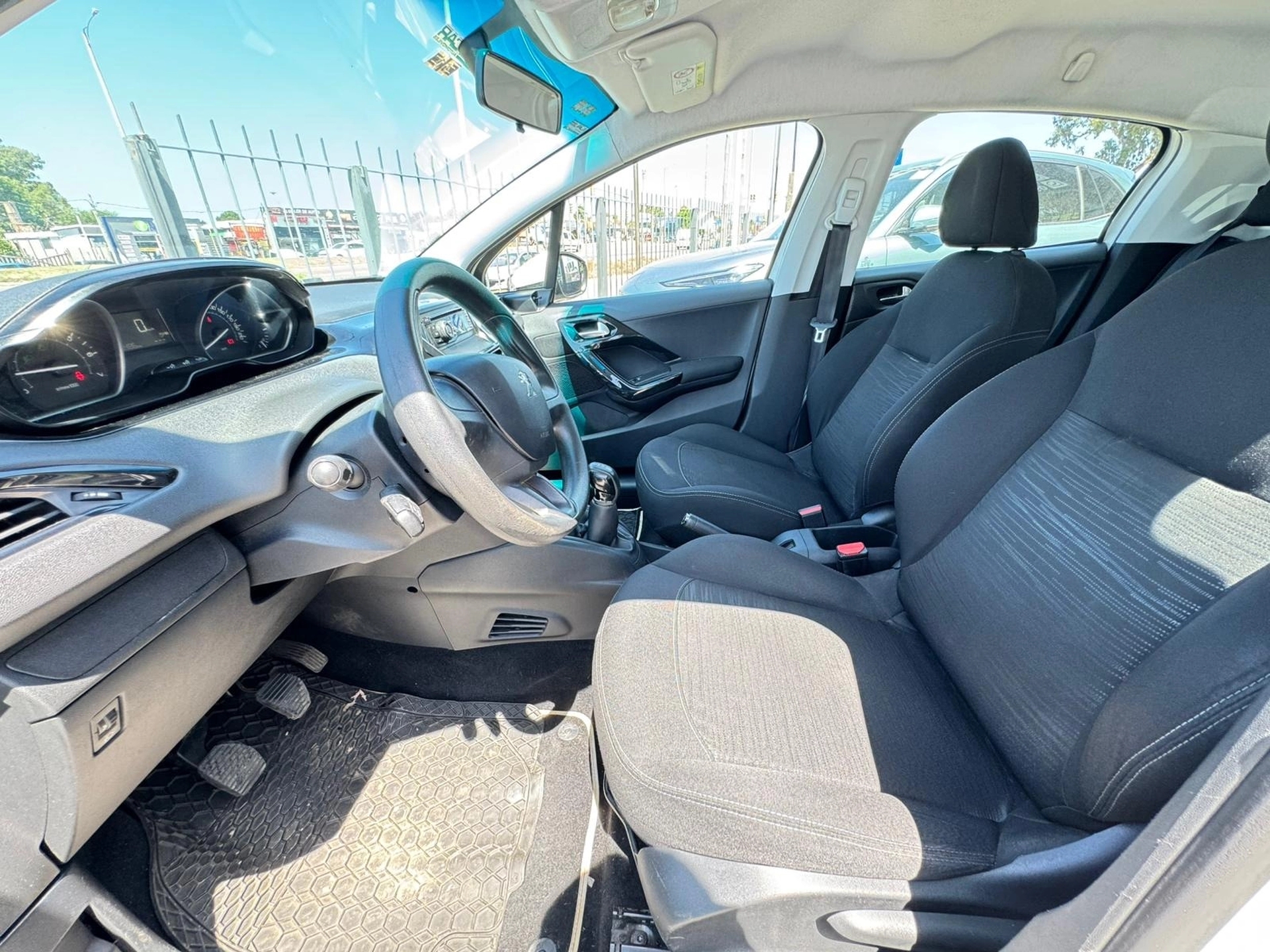 Peugeot New 208 1.0 Access