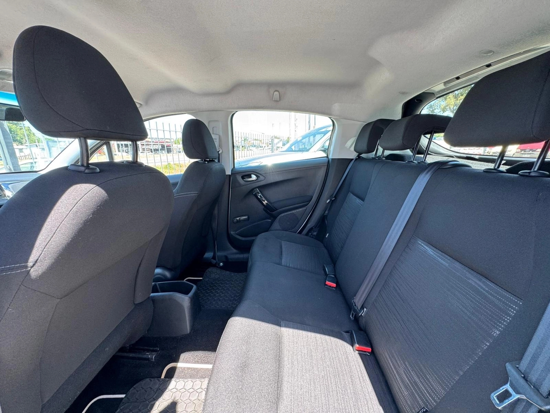 Peugeot New 208 1.0 Access