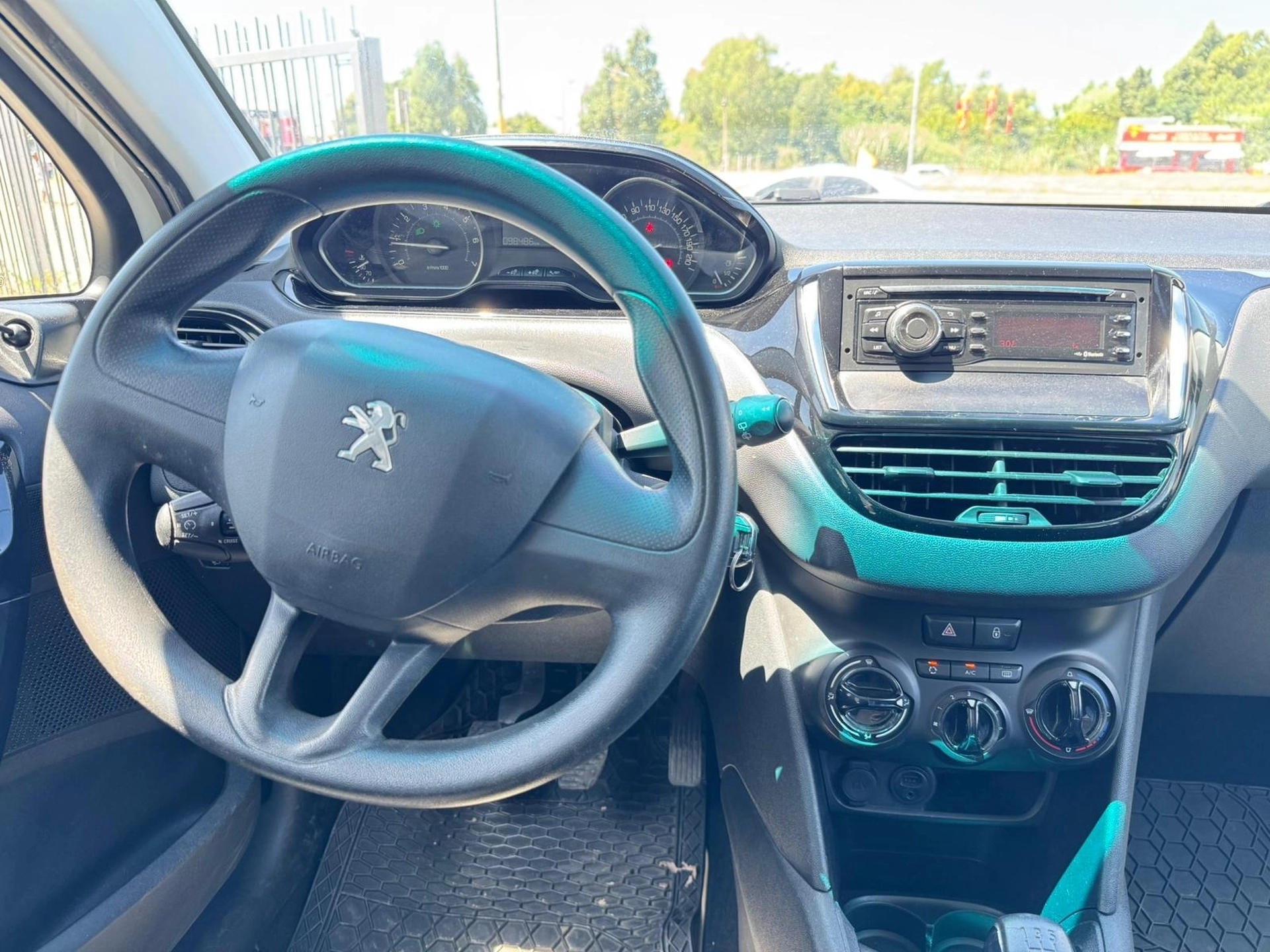 Peugeot New 208 1.0 Access