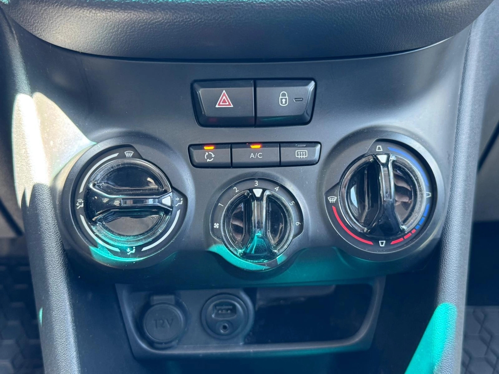 Peugeot New 208 1.0 Access