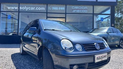 Volkswagen Polo FULL