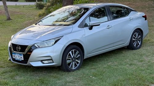 Nissan Versa Advance M/T