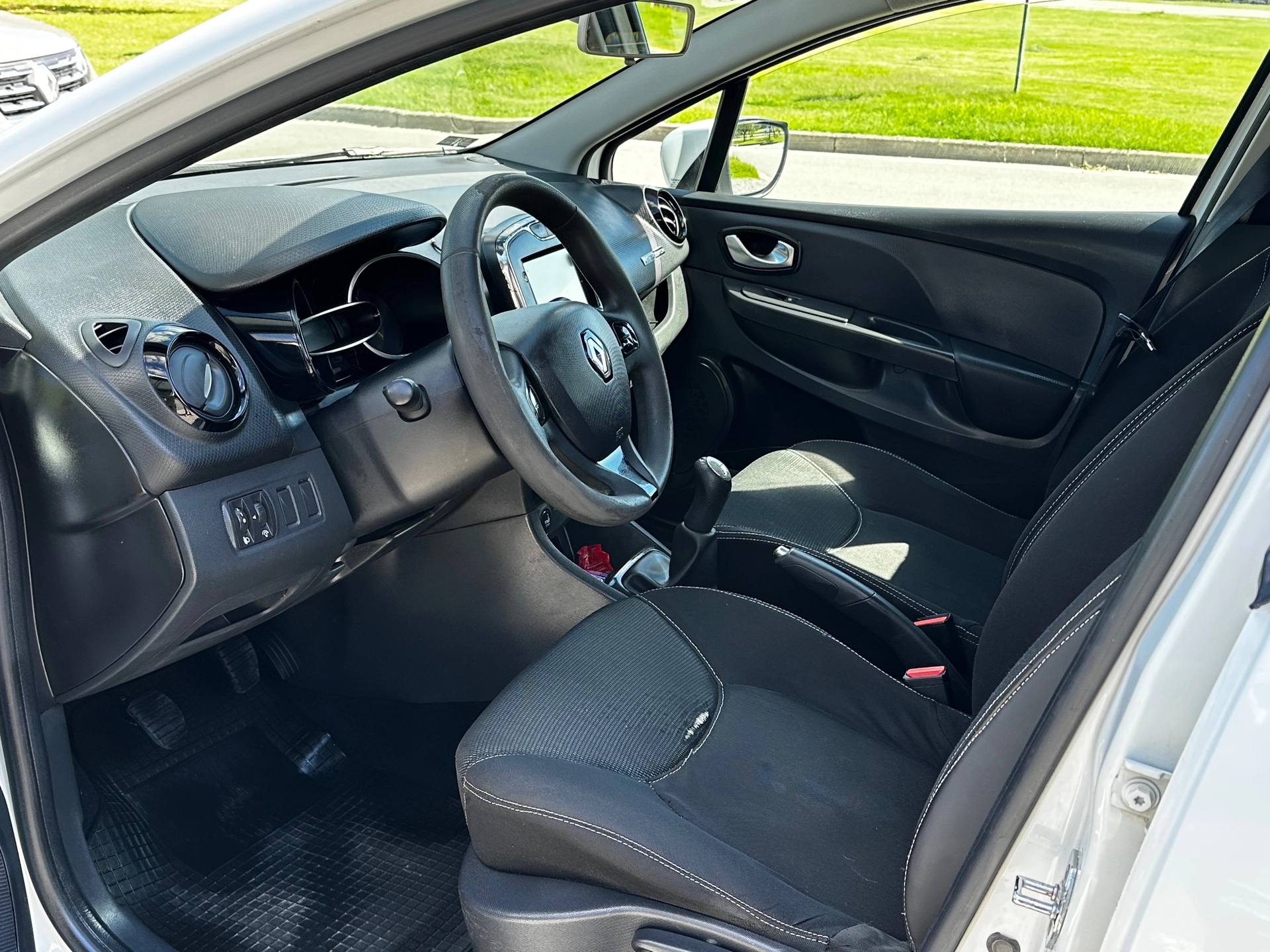 Renault Clio IV Expression 1.2 16v