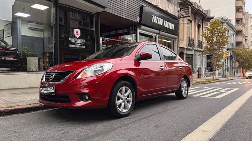 Nissan Versa Excelente estado Unico Dueño!