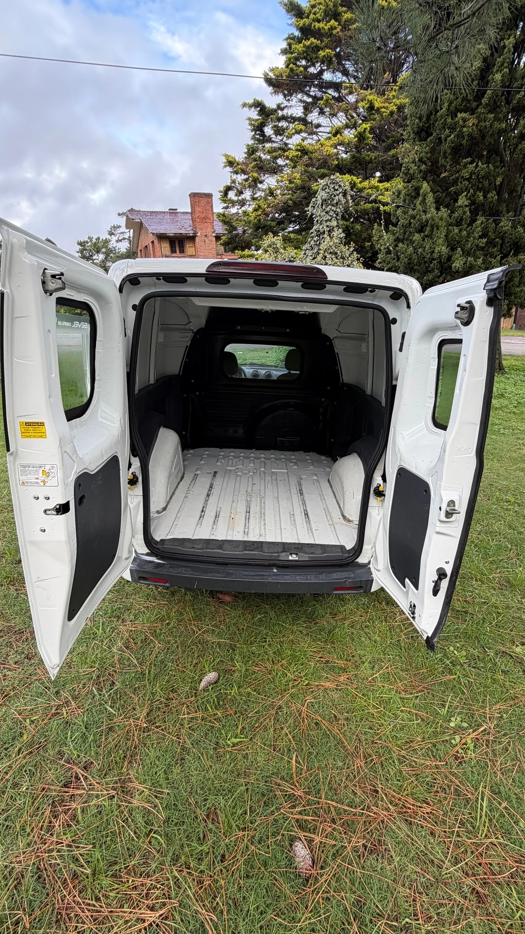 Fiat Fiorino Furgón EVO 1.4 (con a/a + antinieblas + paragolpes color)