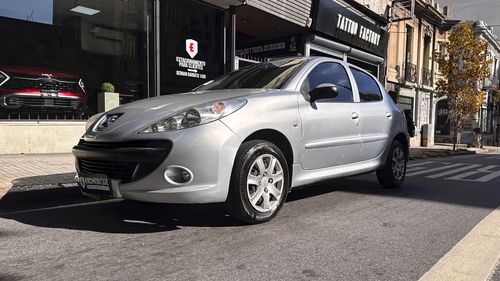 Peugeot 207 Compact Frances! Excelente estado