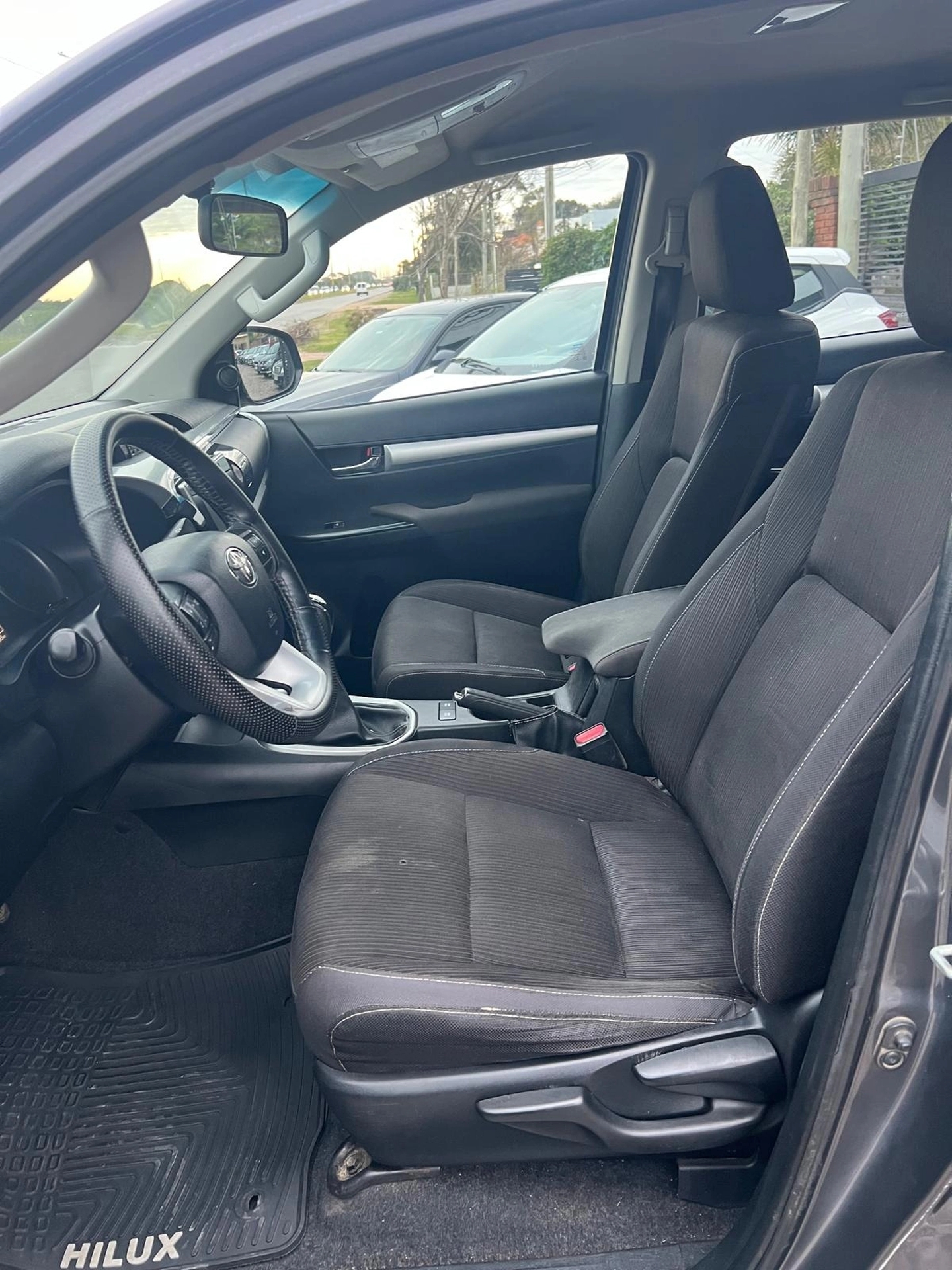 Toyota Hilux Cabina Doble 2.7 VVT-i SRV 4x4
