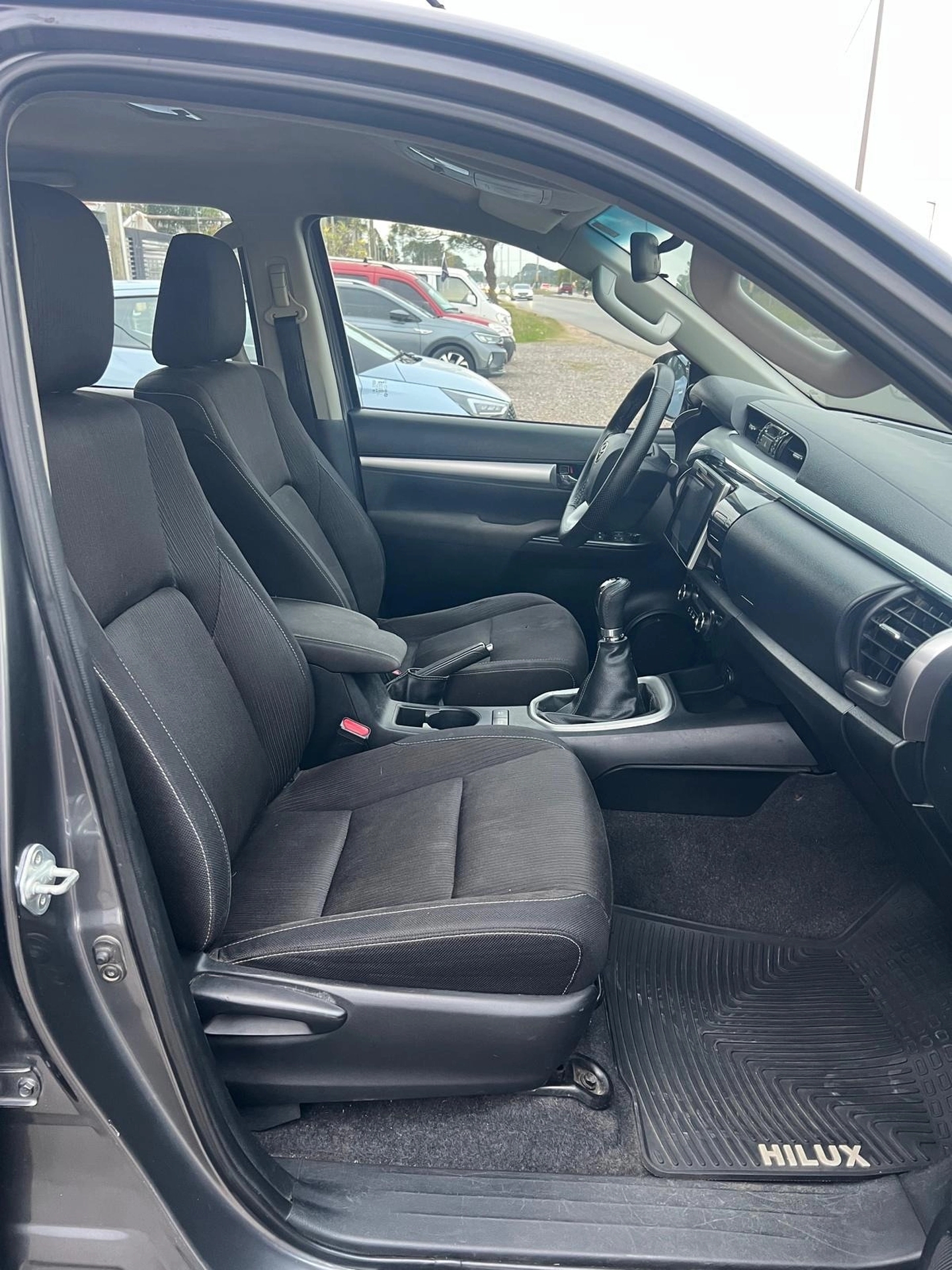Toyota Hilux Cabina Doble 2.7 VVT-i SRV 4x4