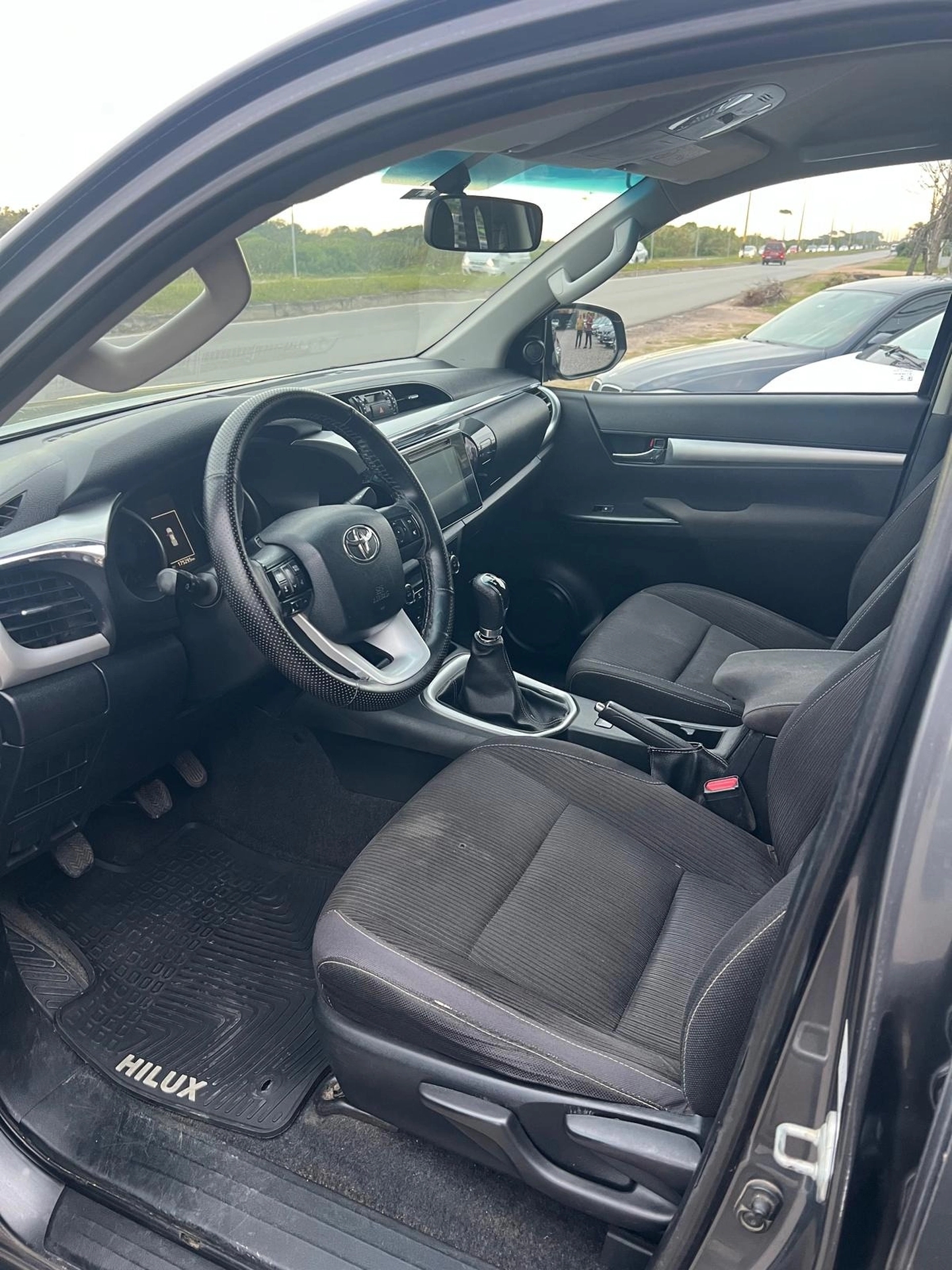 Toyota Hilux Cabina Doble 2.7 VVT-i SRV 4x4