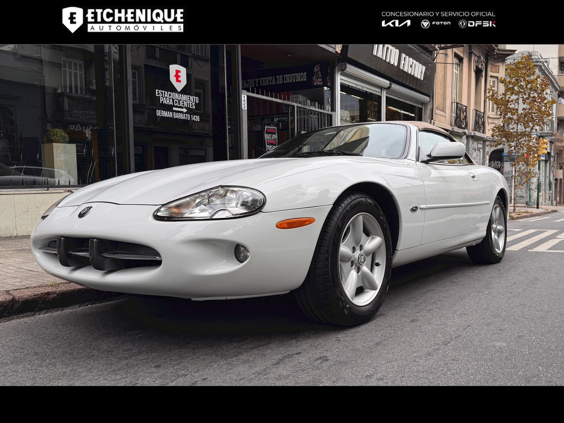 JAGUAR XK8 CONVERTIBLE, EXCELENTE ESTADO, UNICO EN URUGUAY
