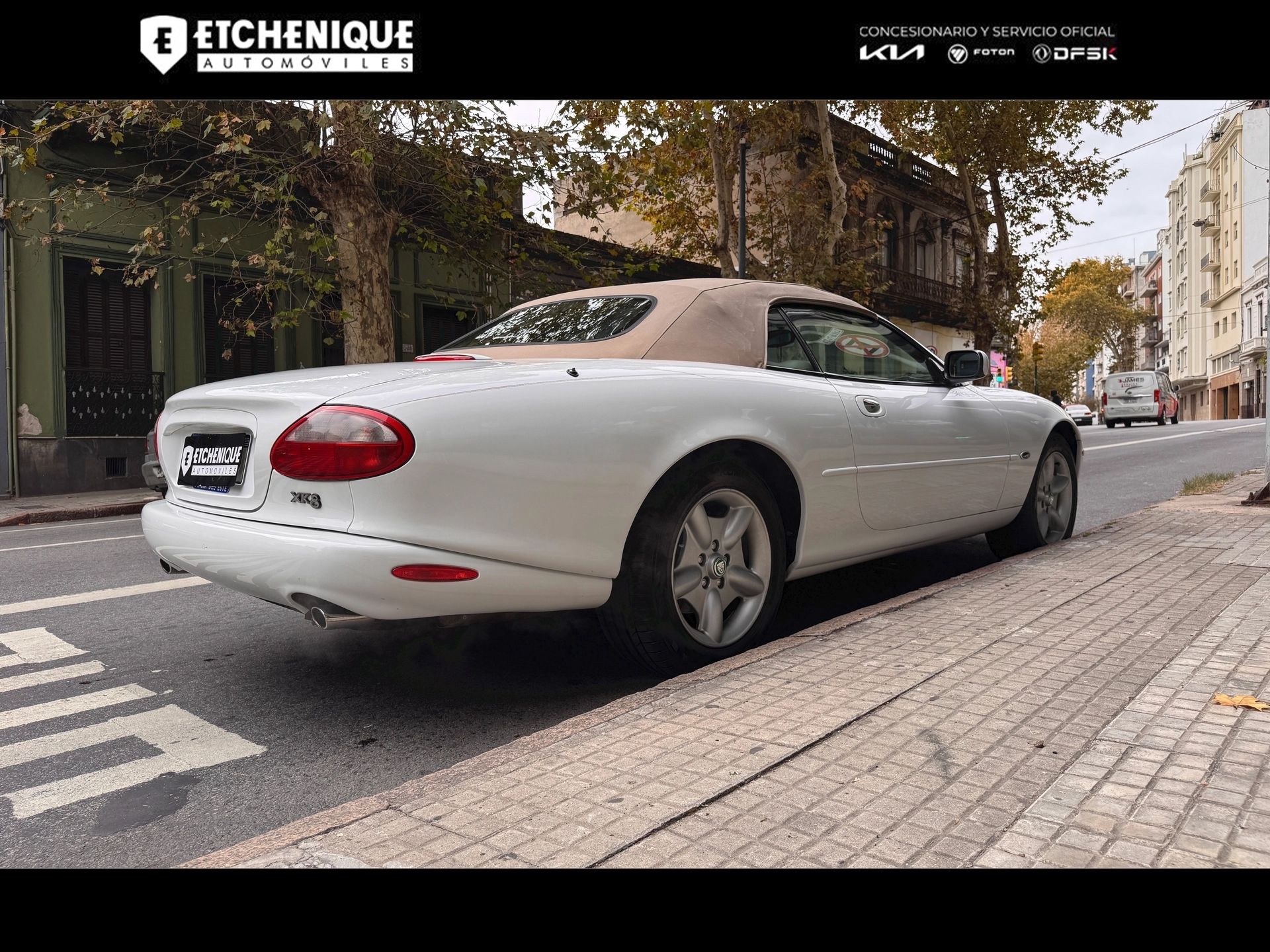 JAGUAR XK8 CONVERTIBLE, EXCELENTE ESTADO, UNICO EN URUGUAY