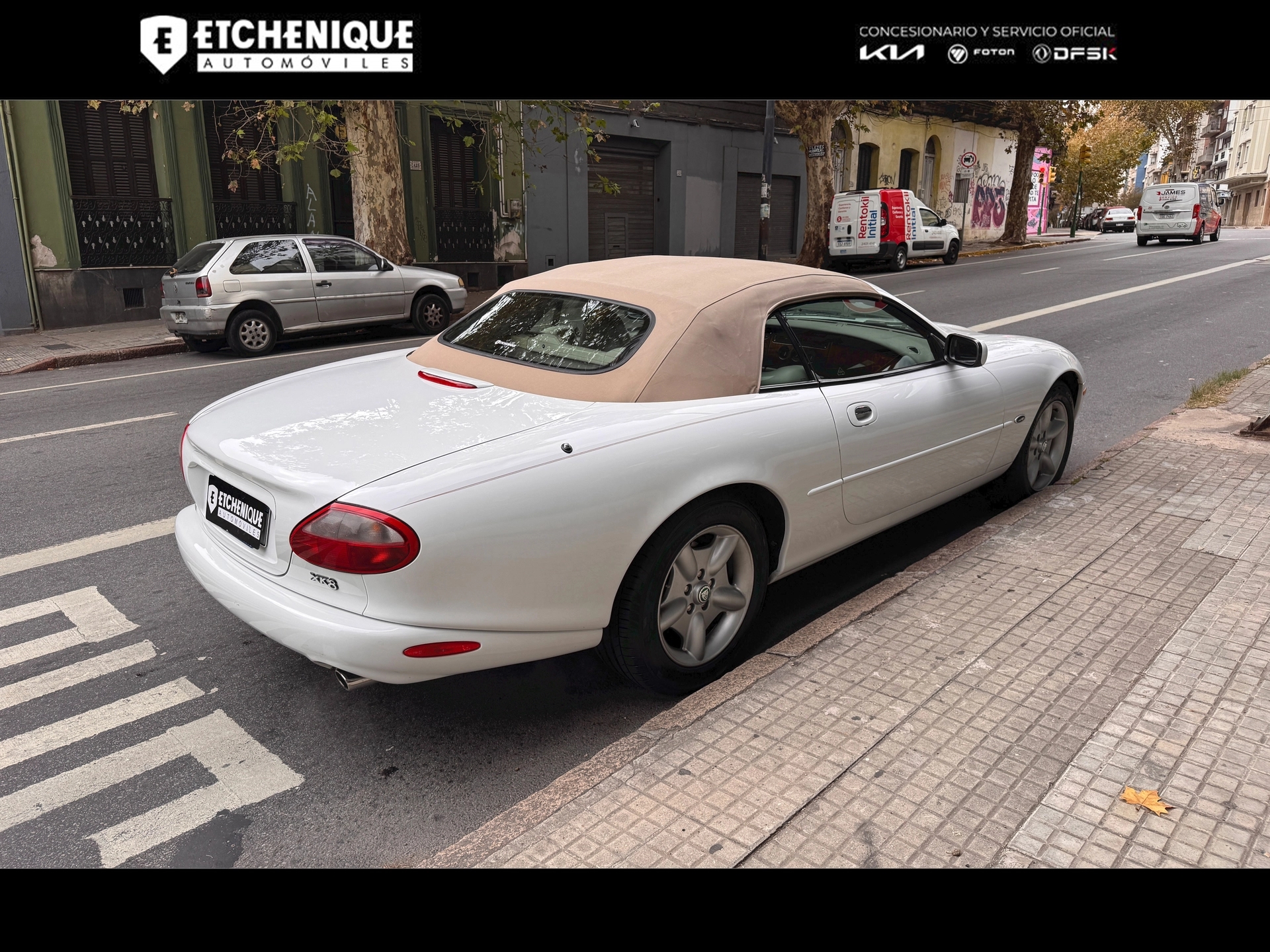 JAGUAR XK8 CONVERTIBLE, EXCELENTE ESTADO, UNICO EN URUGUAY