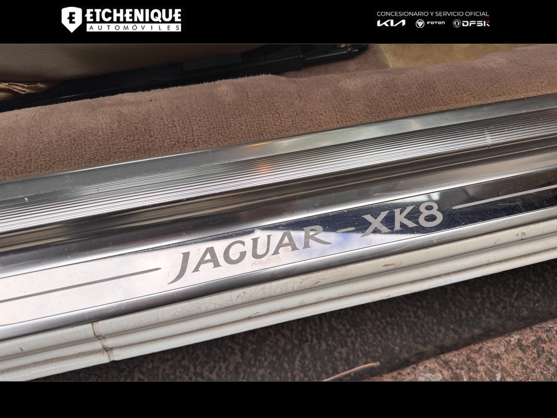 JAGUAR XK8 CONVERTIBLE, EXCELENTE ESTADO, UNICO EN URUGUAY