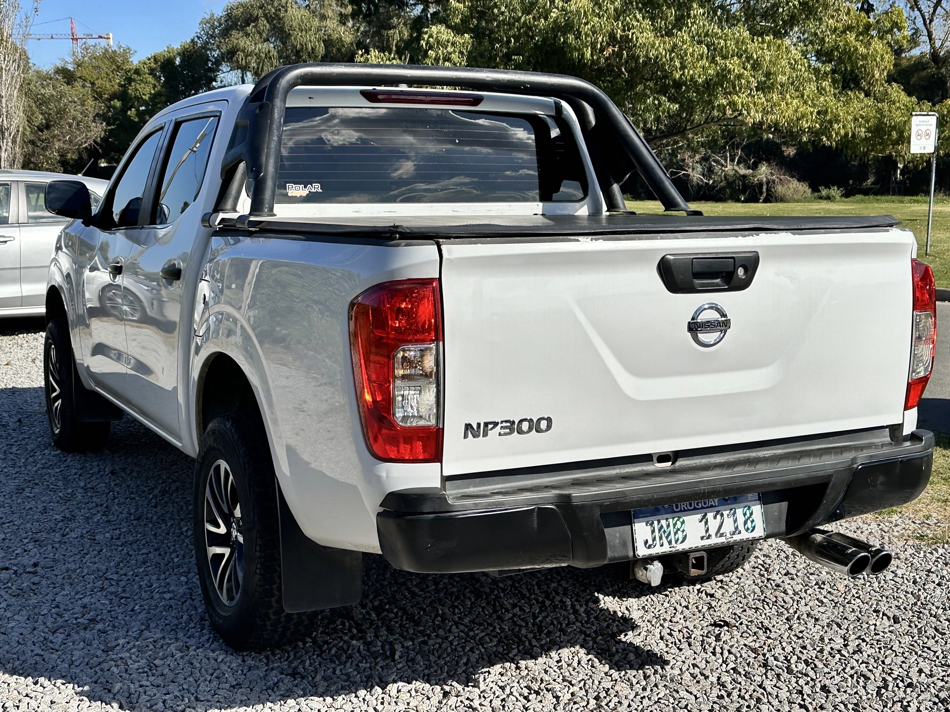 Nissan NP300 Frontier Cabina Doble S 4x2 2.5 NAFTA M/T