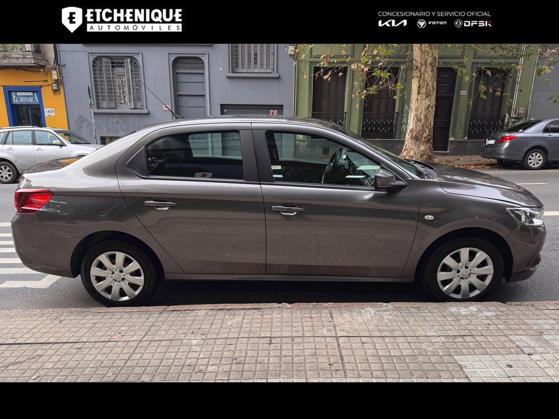 Peugeot 301 1.2