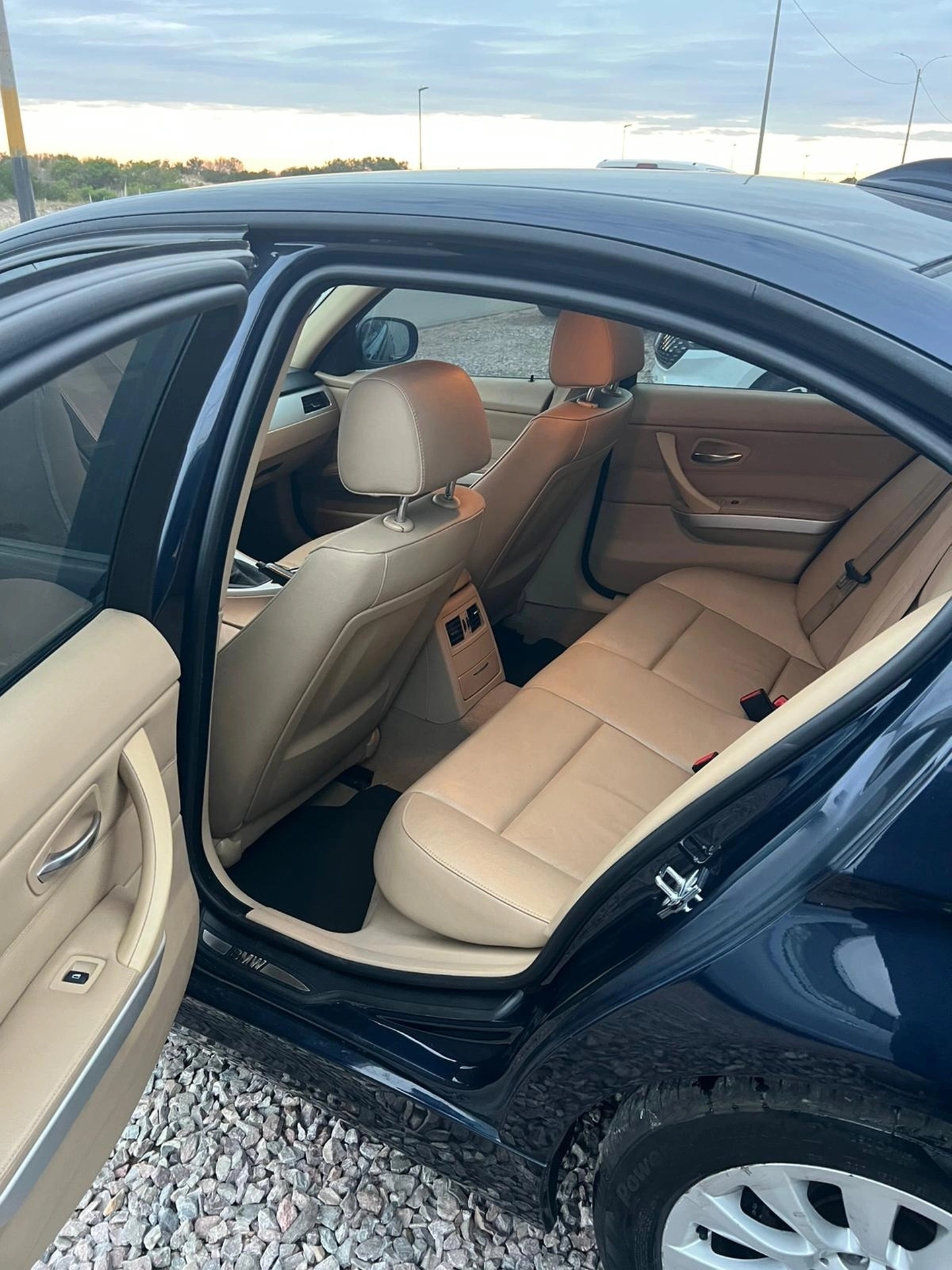 BMW 320i