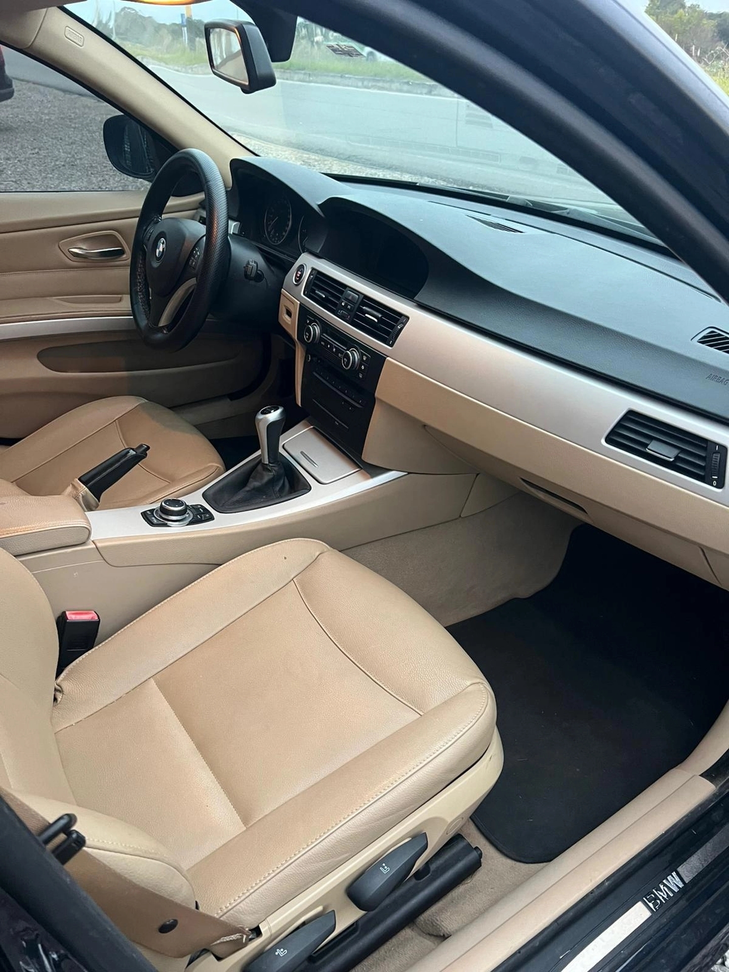 BMW 320i