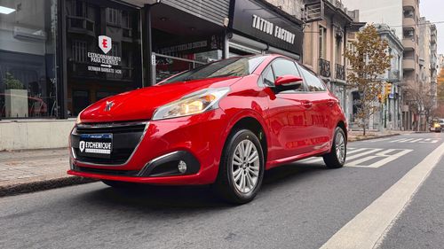 Peugeot 208 Allure 1.6 VTi Unico Dueño!