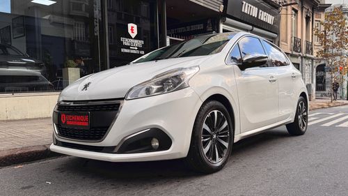 Peugeot 208 1.2 Allure