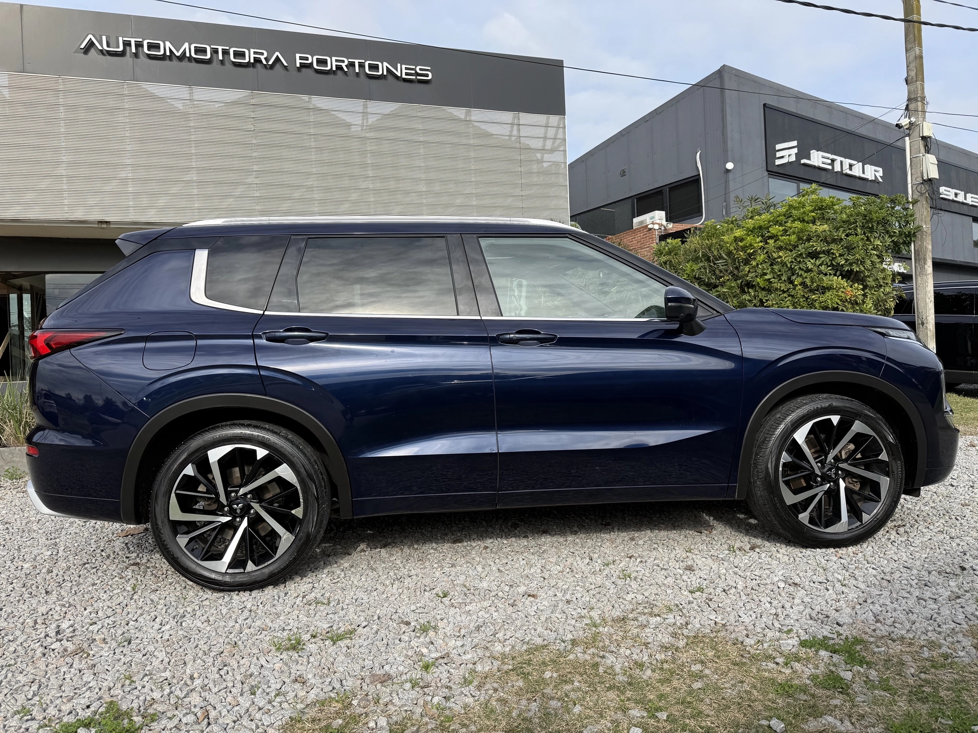 Mitsubishi Outlander 4WD GLS