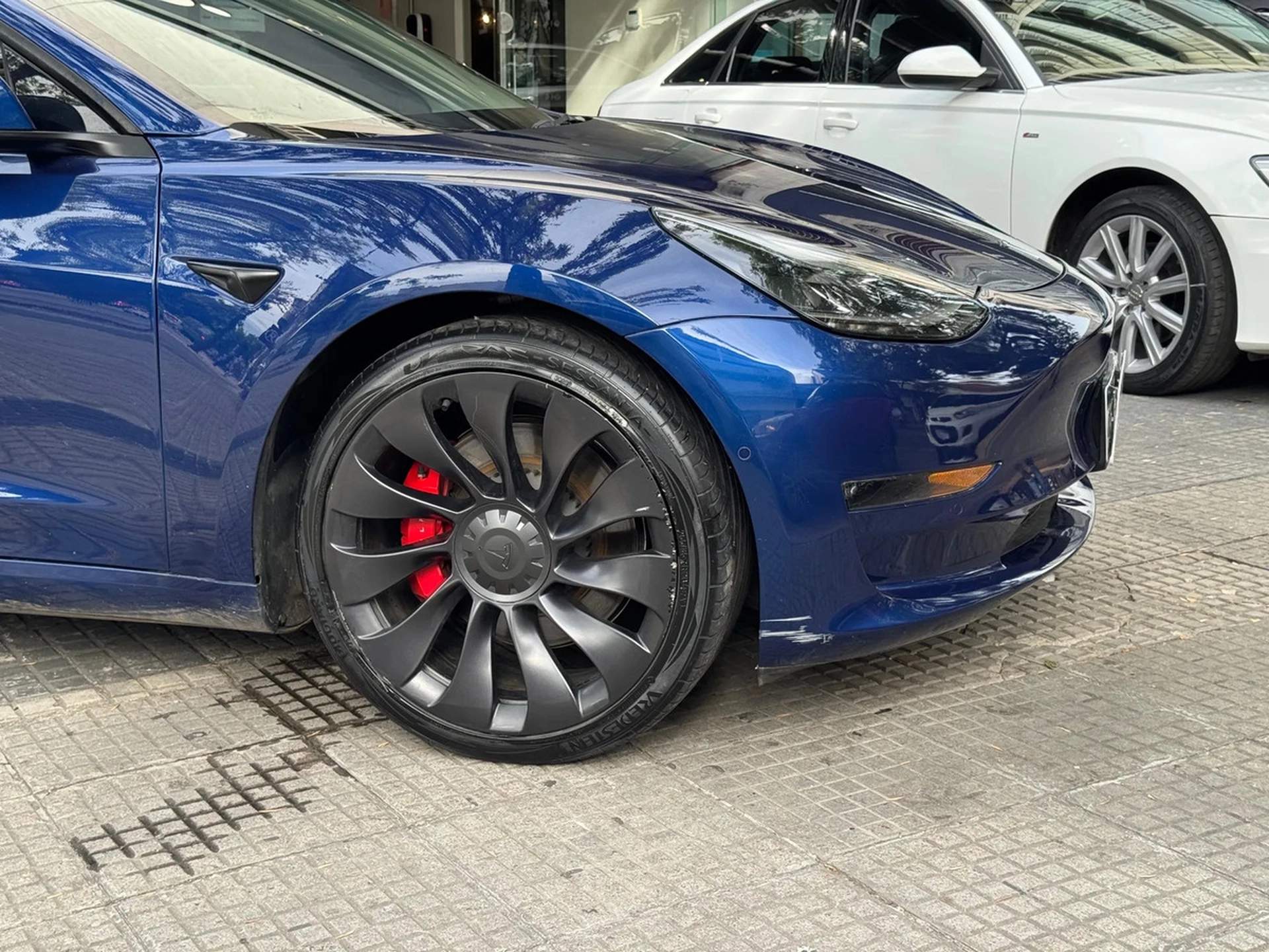 Tesla Model 3 Performance - Hilton Motors Co.