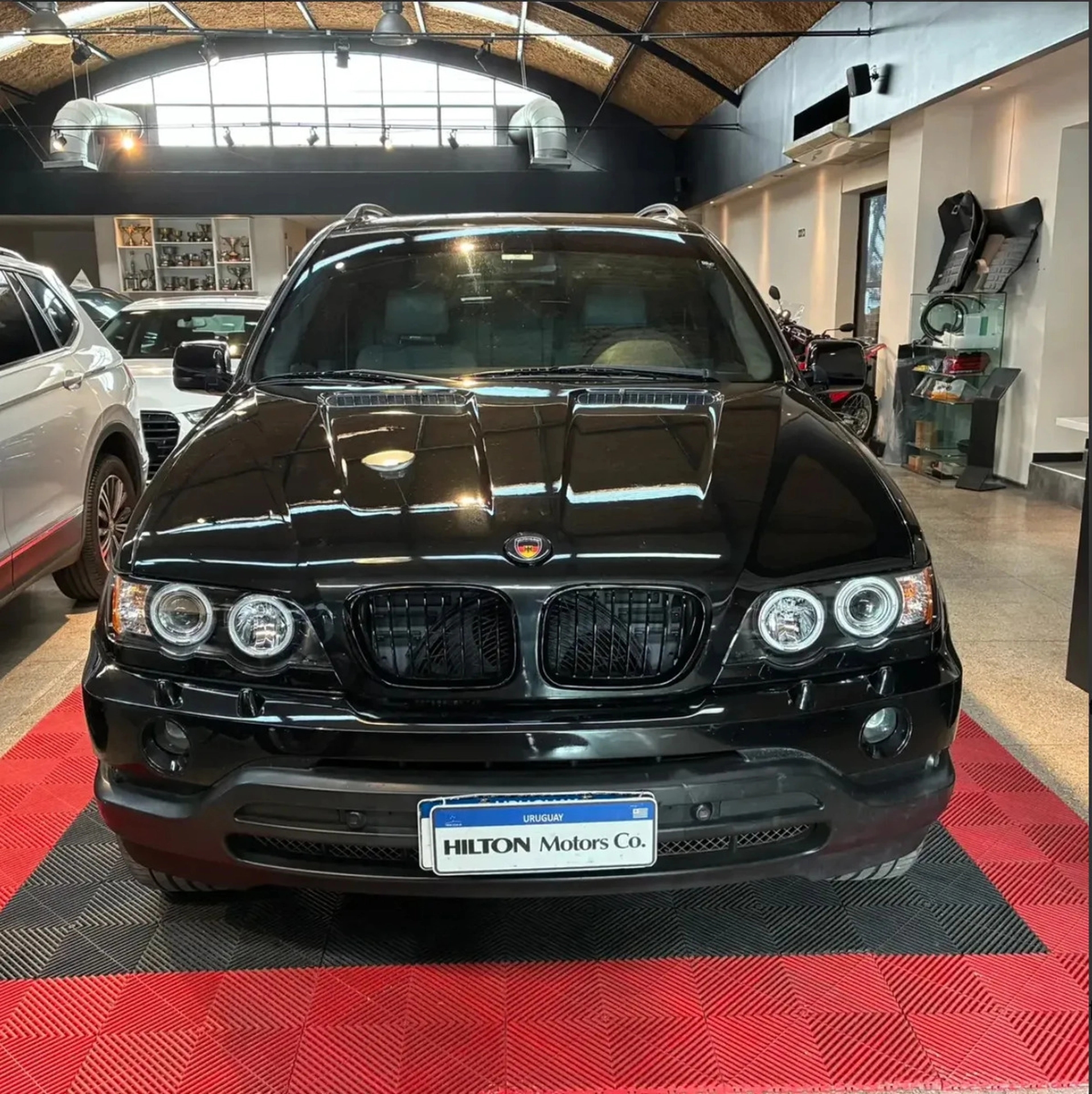 Bmw X5 V8 4.4 - Hilton Motors Co.