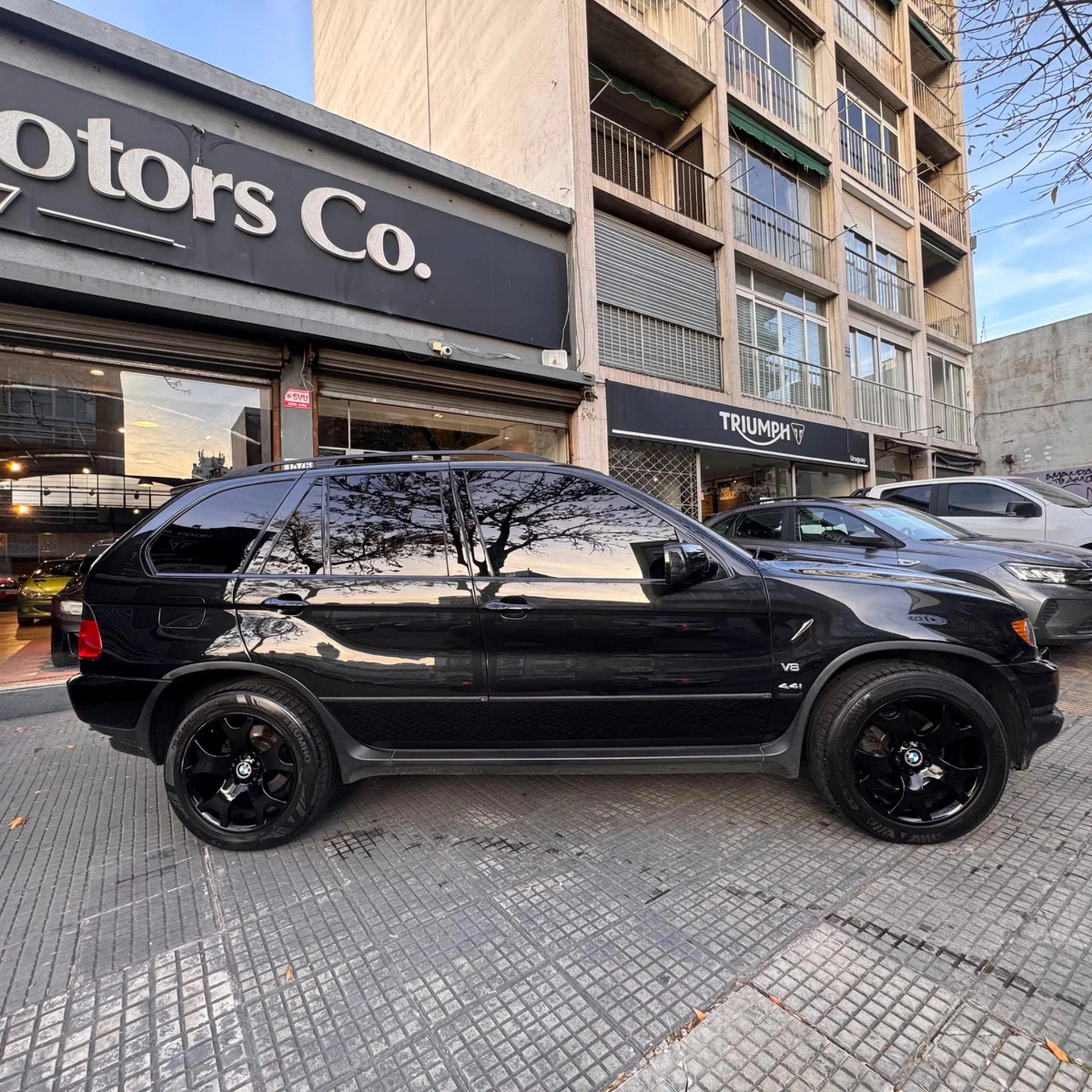 Bmw X5 V8 4.4 - Hilton Motors Co.