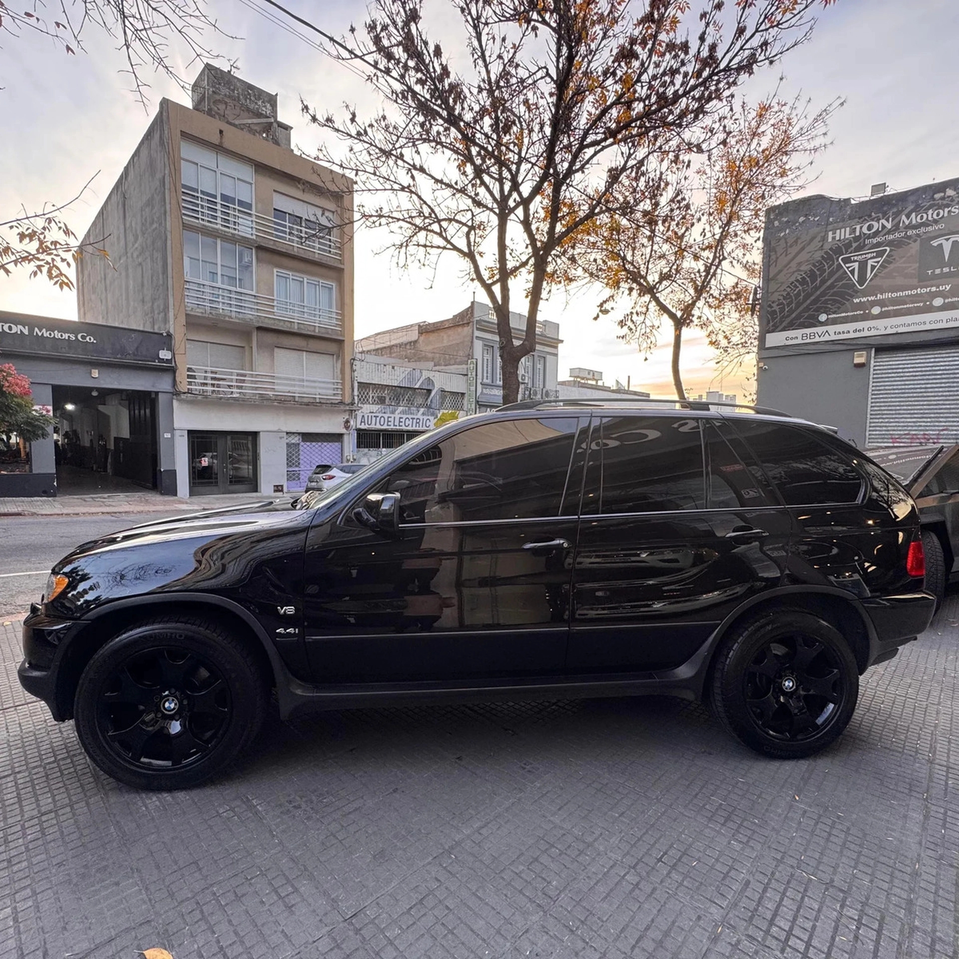Bmw X5 V8 4.4 - Hilton Motors Co.