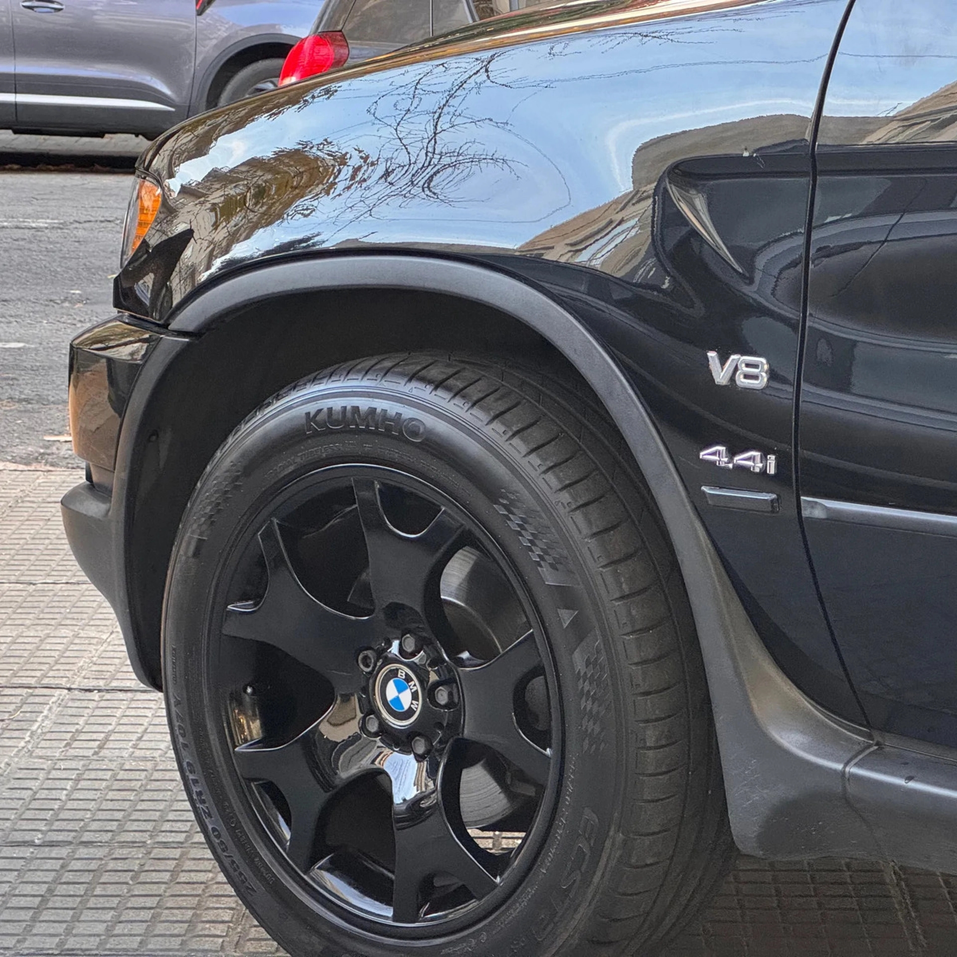 Bmw X5 V8 4.4 - Hilton Motors Co.
