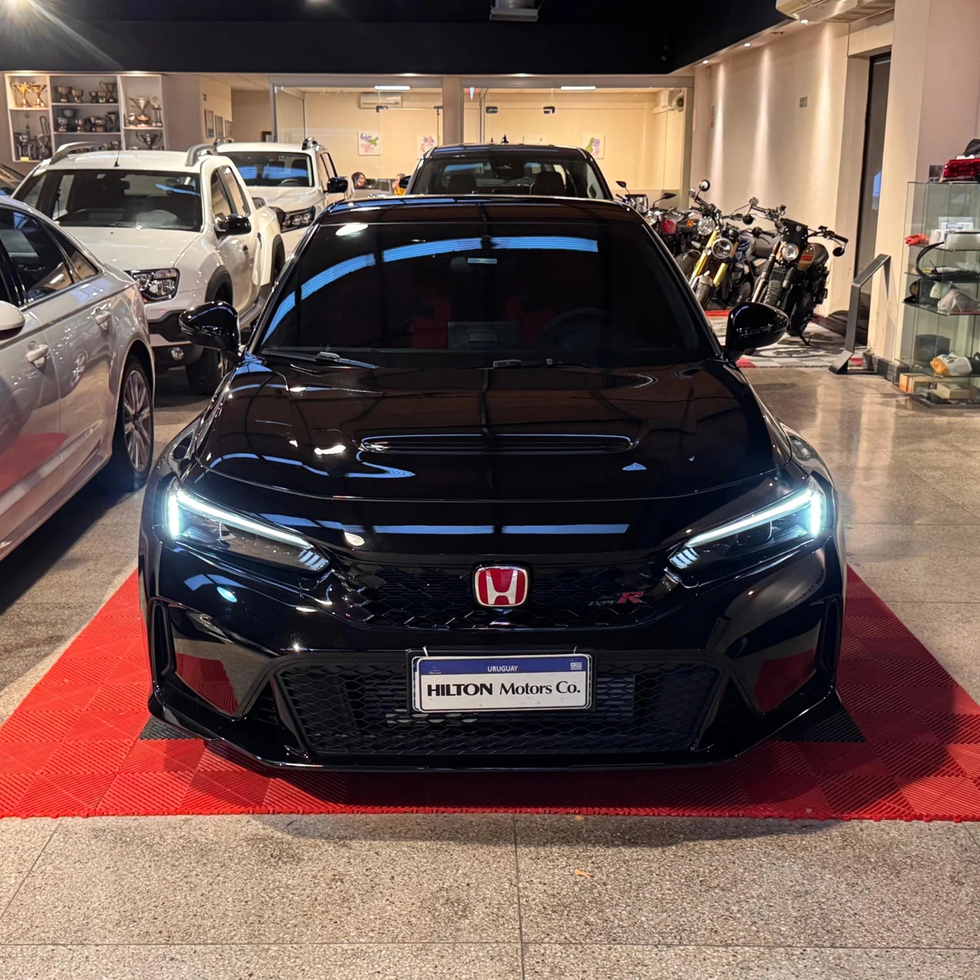 Honda Civic Type R 2.0 Turbo - Hilton Motors Co.