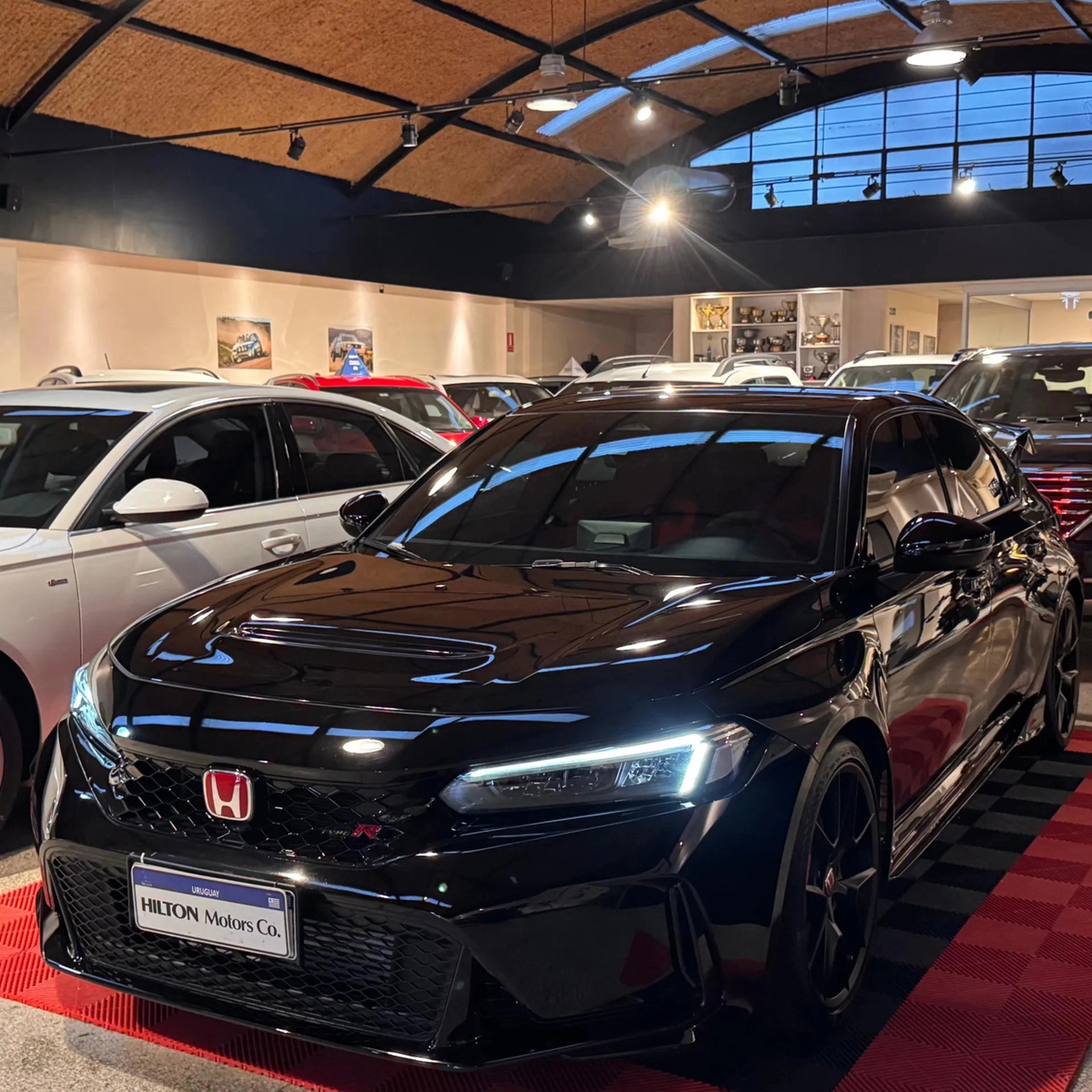 Honda Civic Type R 2.0 Turbo - Hilton Motors Co.