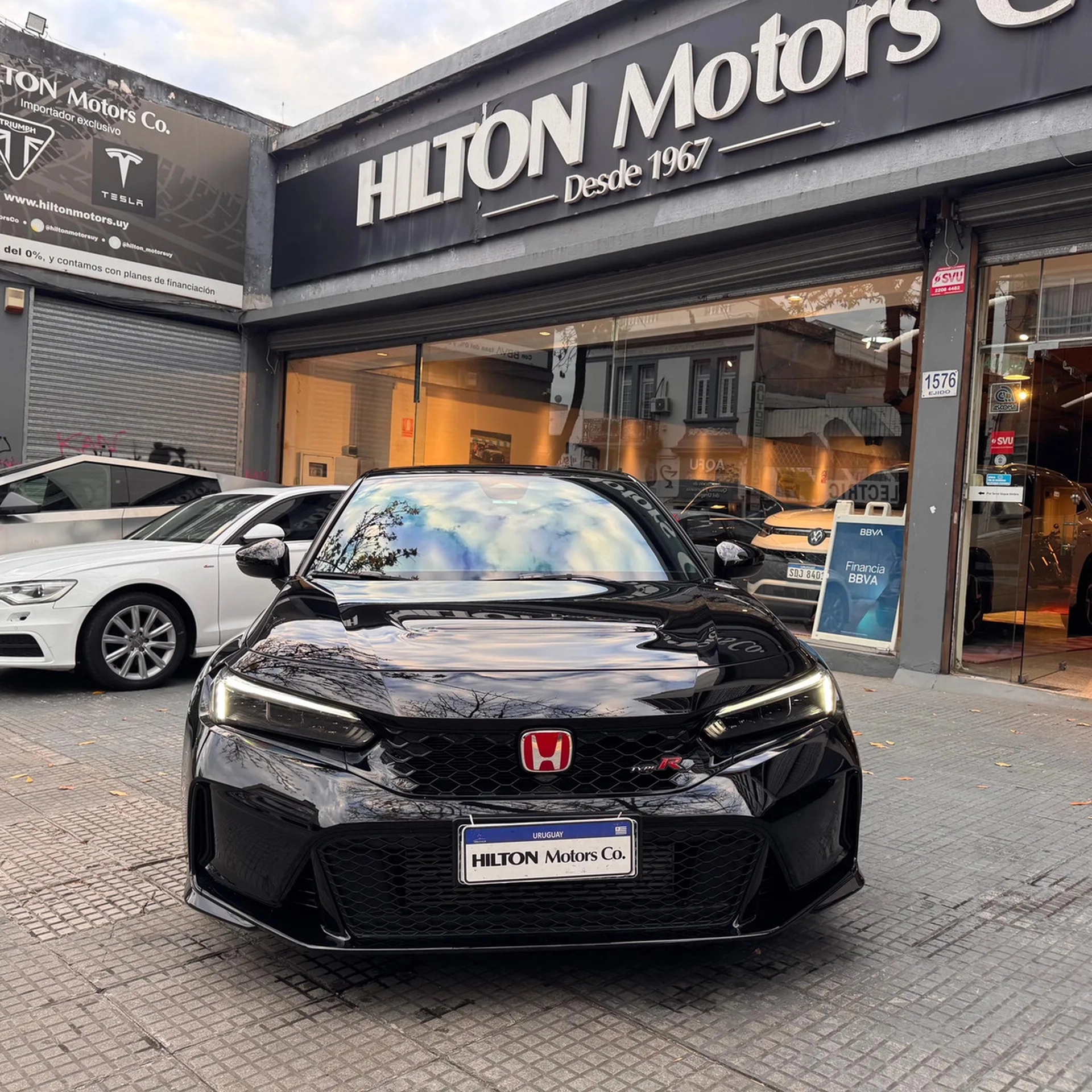 Honda Civic Type R 2.0 Turbo - Hilton Motors Co.